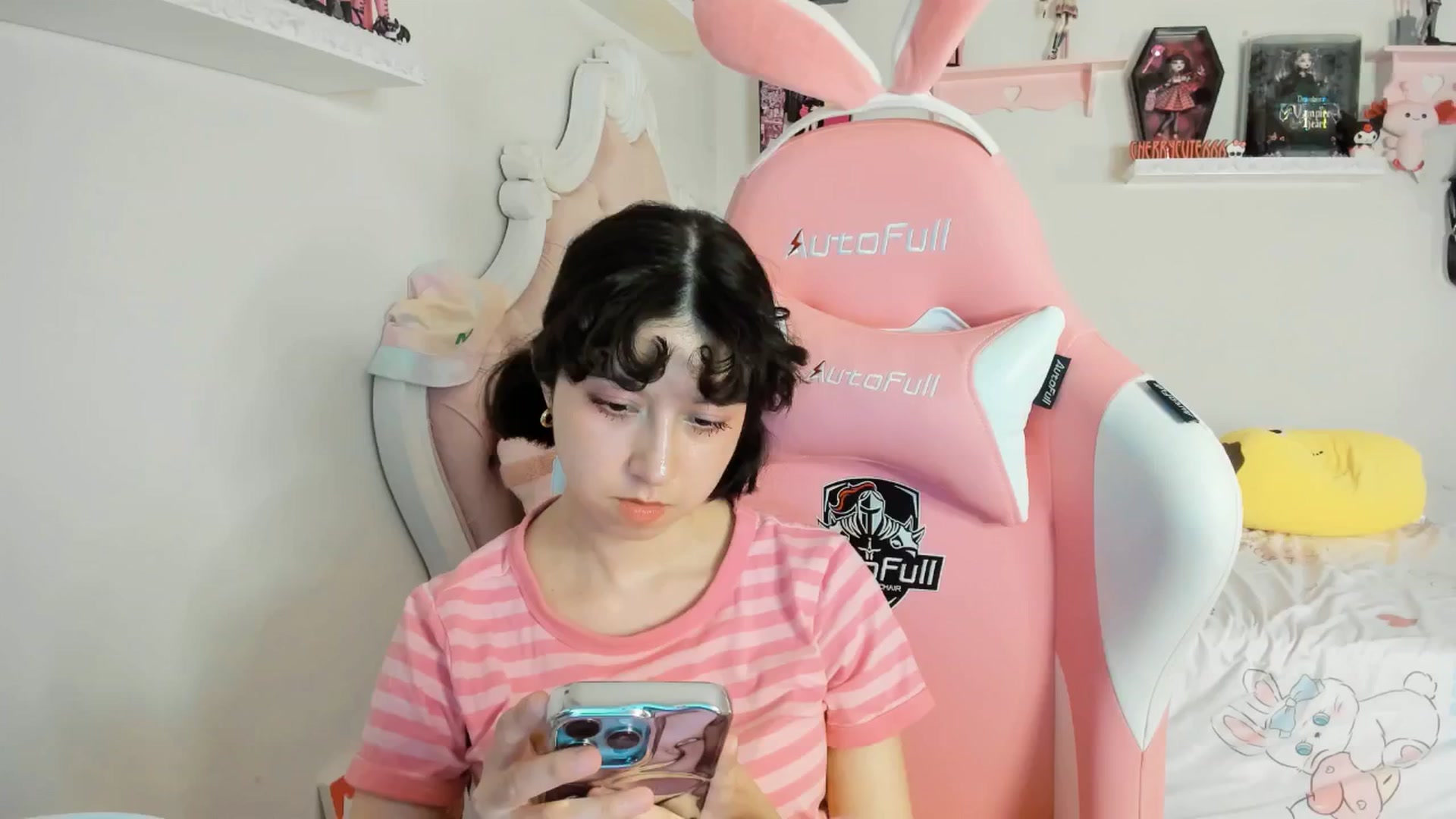 Gallery image thumbnail from Cherrycute666's myfreecams stream on, 08/10/2025, 05:46 image 9 of 20
