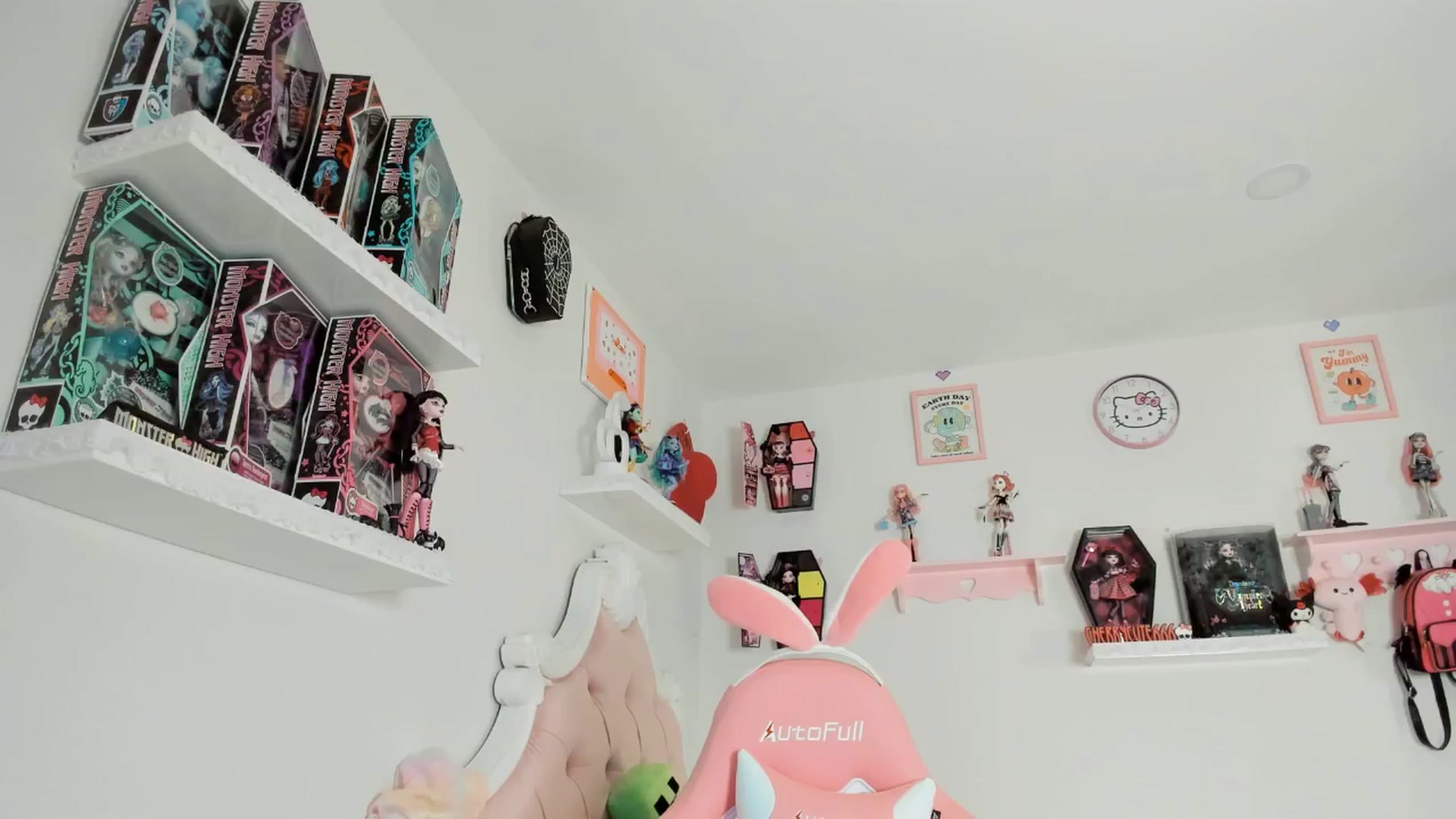 Gallery image thumbnail from Cherrycute666's myfreecams stream on, 08/10/2025, 08:15 image 18 of 20