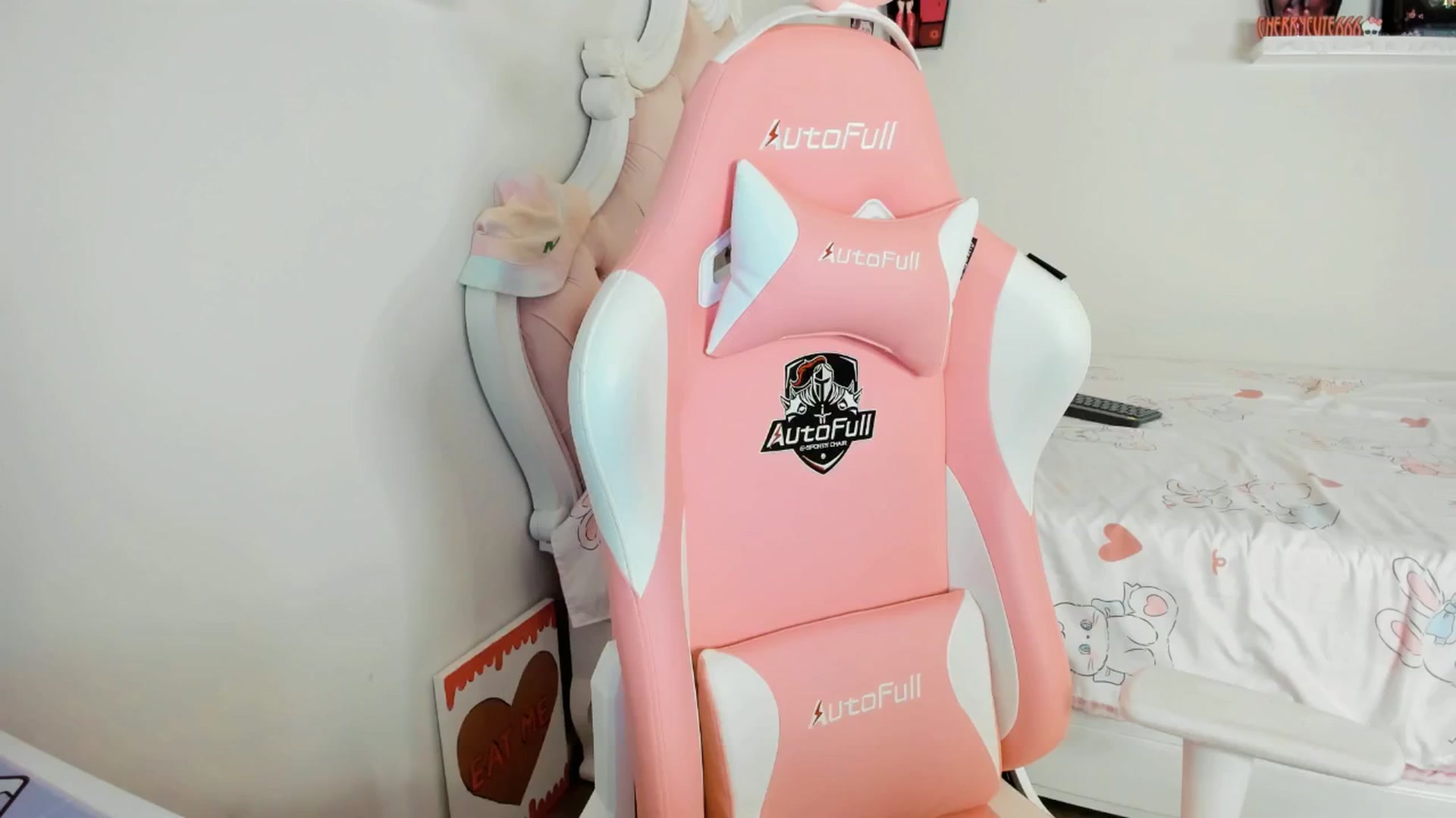 Gallery image thumbnail from Cherrycute666's myfreecams stream on, 08/10/2025, 08:15 image 15 of 20