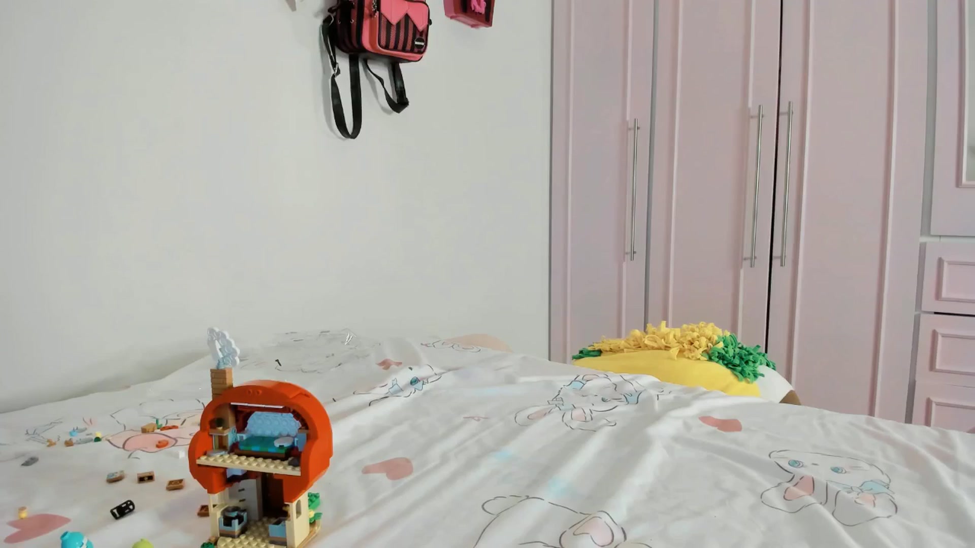 Gallery image thumbnail from Cherrycute666's myfreecams stream on, 08/10/2025, 08:15 image 6 of 20