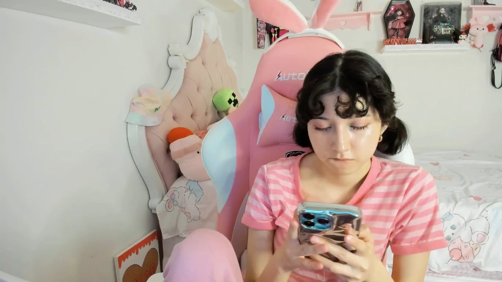 Gallery image thumbnail from Cherrycute666's myfreecams stream on, 08/10/2025, 08:15 image 10 of 20