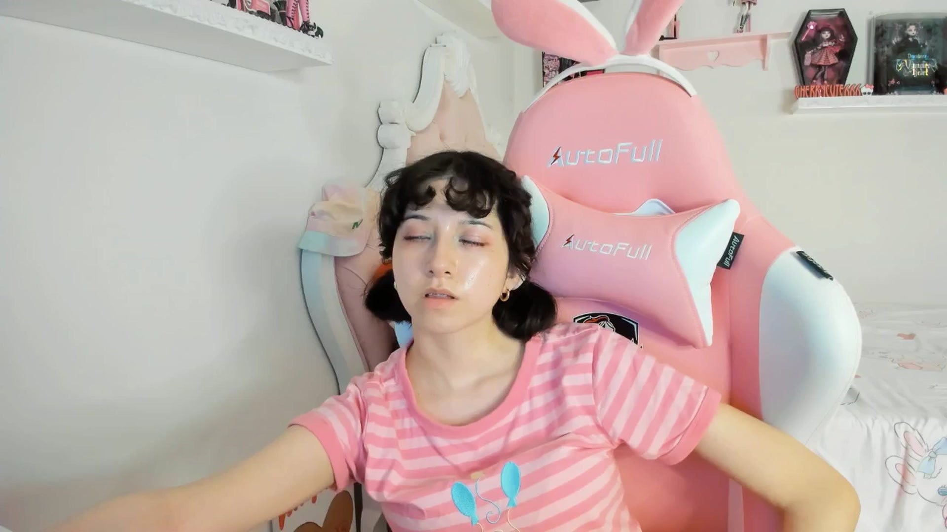 Gallery image thumbnail from Cherrycute666's myfreecams stream on, 08/10/2025, 08:15 image 14 of 20