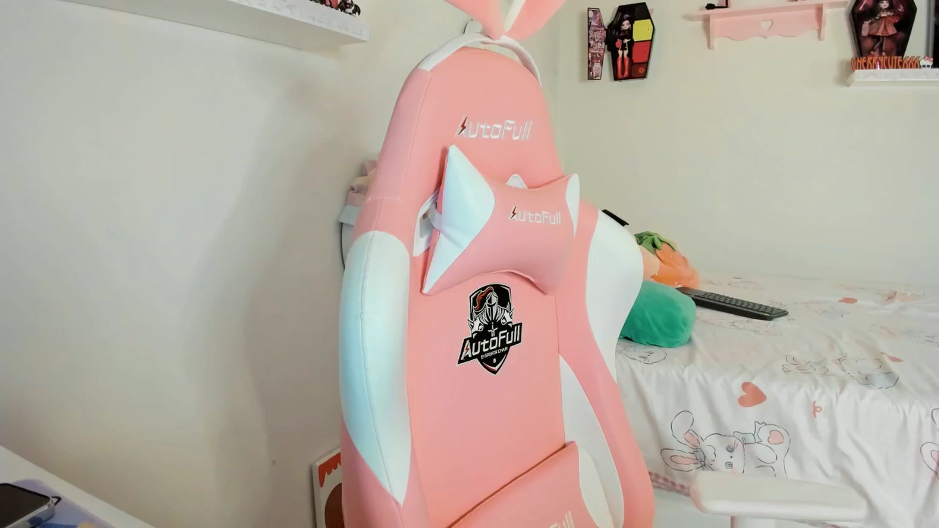 Gallery image thumbnail from Cherrycute666's myfreecams stream on, 08/10/2025, 08:15 image 12 of 20