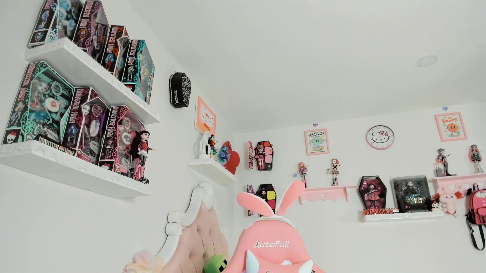 Gallery image thumbnail from Cherrycute666's myfreecams stream on, 08/10/2025, 08:15 image 19 of 20