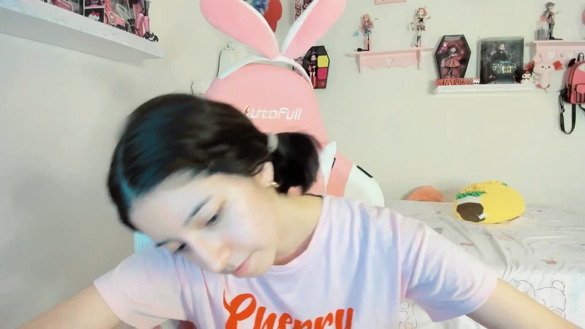 Gallery image thumbnail from Cherrycute666's myfreecams stream on, 08/11/2025, 02:39 image 10 of 20