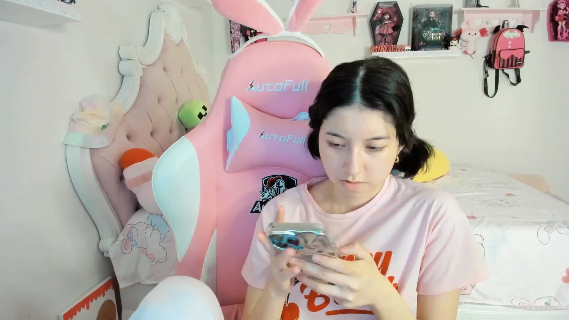 Gallery image thumbnail from Cherrycute666's myfreecams stream on, 08/11/2025, 02:39 image 1 of 20