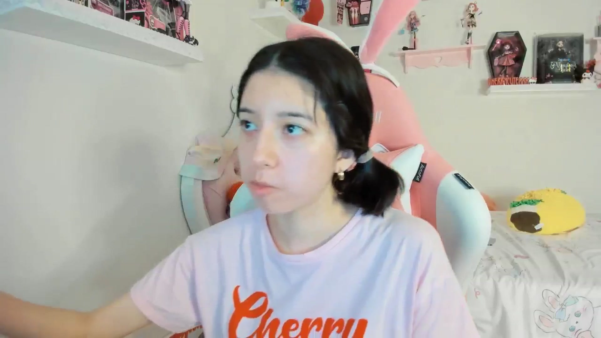 Gallery image thumbnail from Cherrycute666's myfreecams stream on, 08/11/2025, 02:39 image 8 of 20