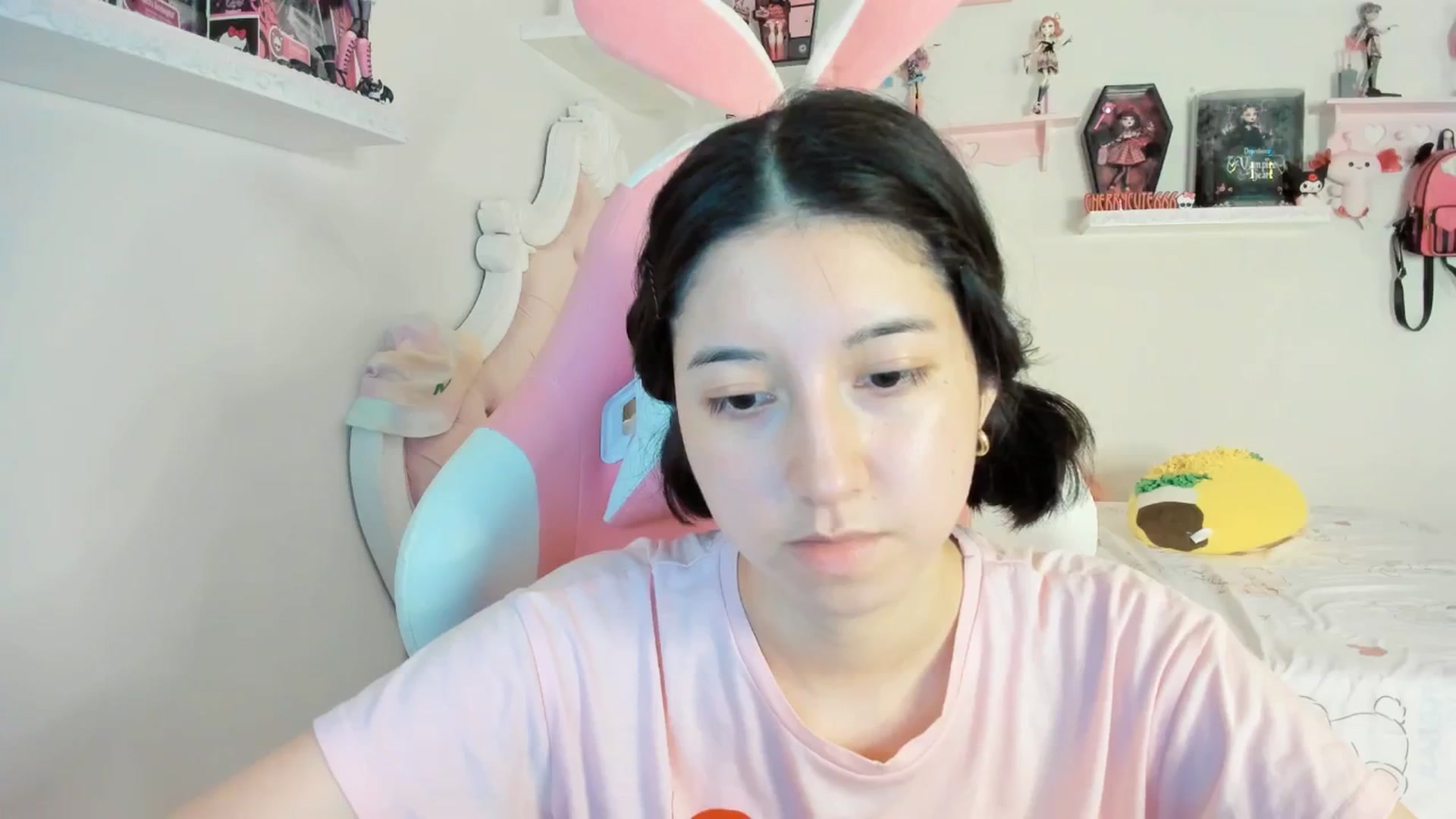Gallery image thumbnail from Cherrycute666's myfreecams stream on, 08/11/2025, 02:39 image 11 of 20