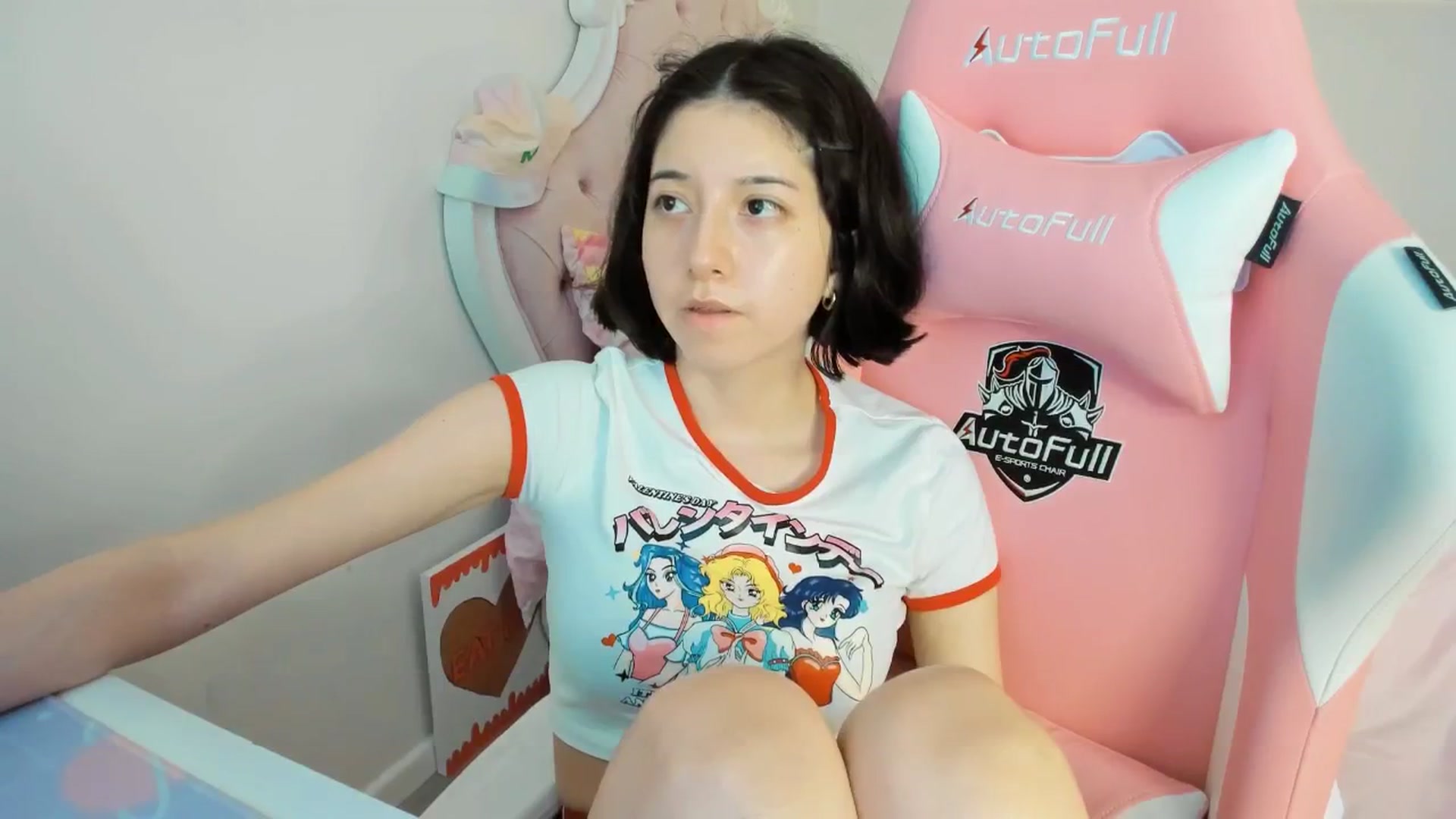 Gallery image thumbnail from Cherrycute666's myfreecams stream on, 08/16/2025, 24:08 image 19 of 20