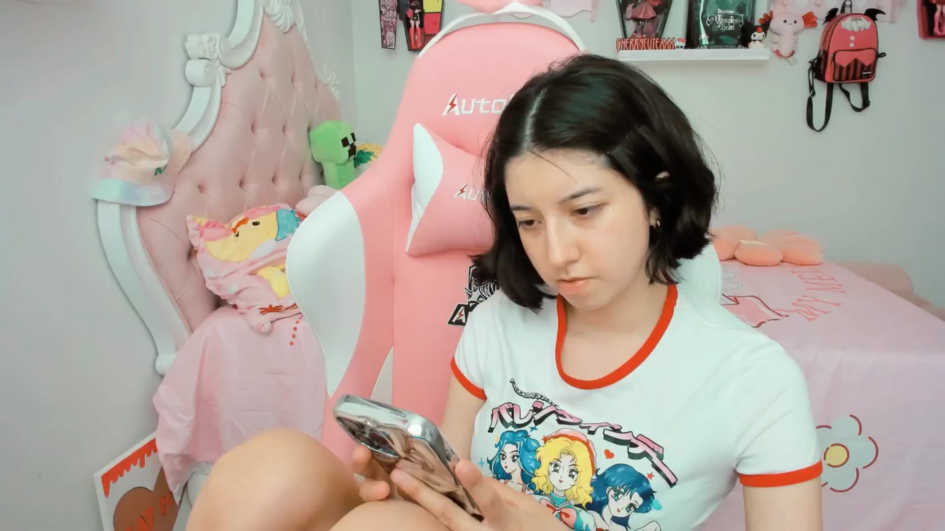Gallery image thumbnail from Cherrycute666's myfreecams stream on, 08/16/2025, 24:08 image 5 of 20