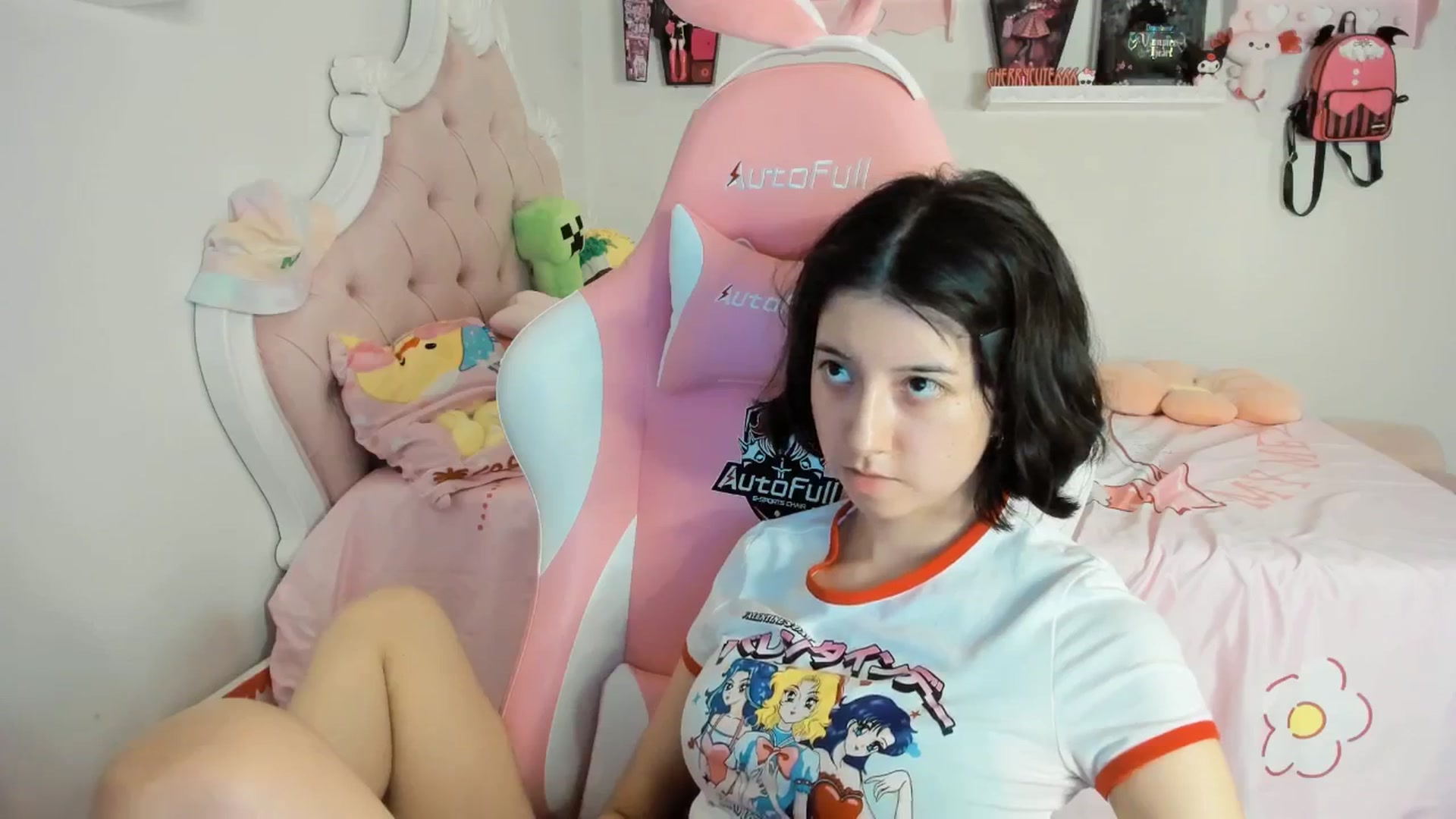 Gallery image thumbnail from Cherrycute666's myfreecams stream on, 08/16/2025, 01:55 image 10 of 20
