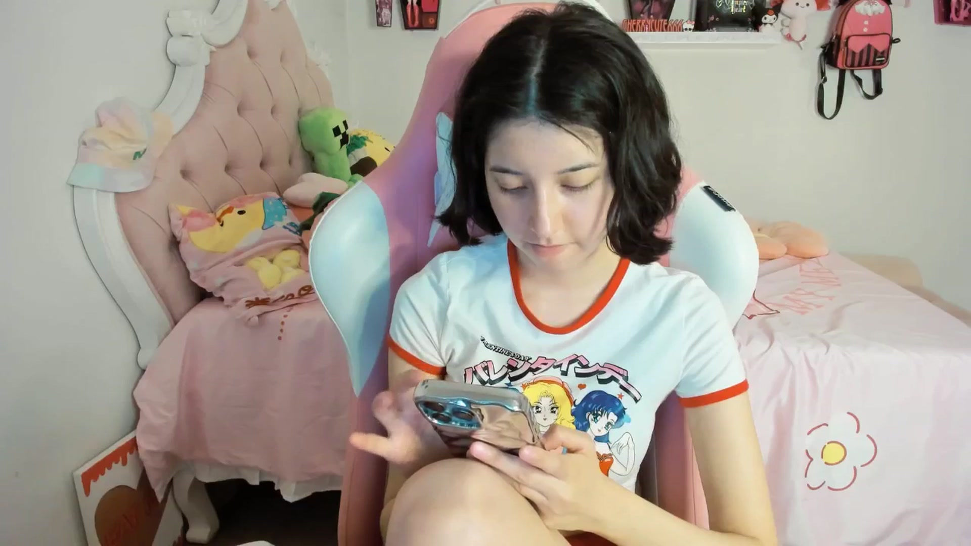 Gallery image thumbnail from Cherrycute666's myfreecams stream on, 08/16/2025, 01:55 image 15 of 20