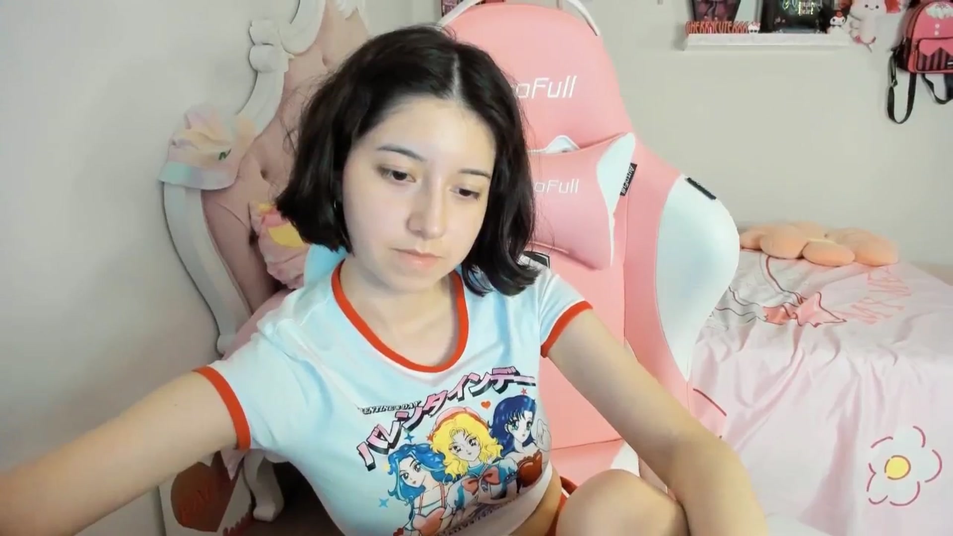 Gallery image thumbnail from Cherrycute666's myfreecams stream on, 08/16/2025, 01:55 image 17 of 20