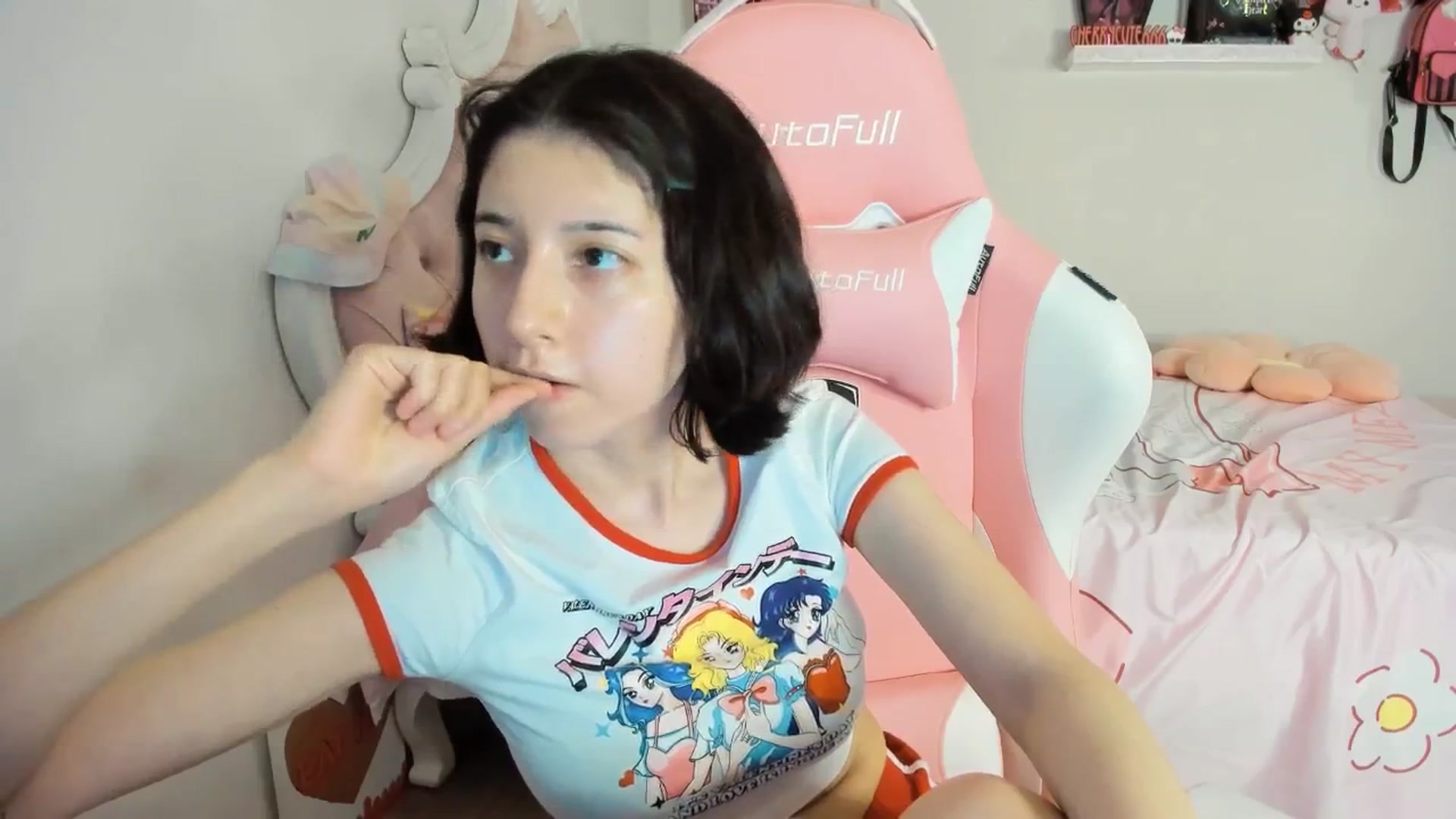 Gallery image thumbnail from Cherrycute666's myfreecams stream on, 08/16/2025, 01:55 image 19 of 20