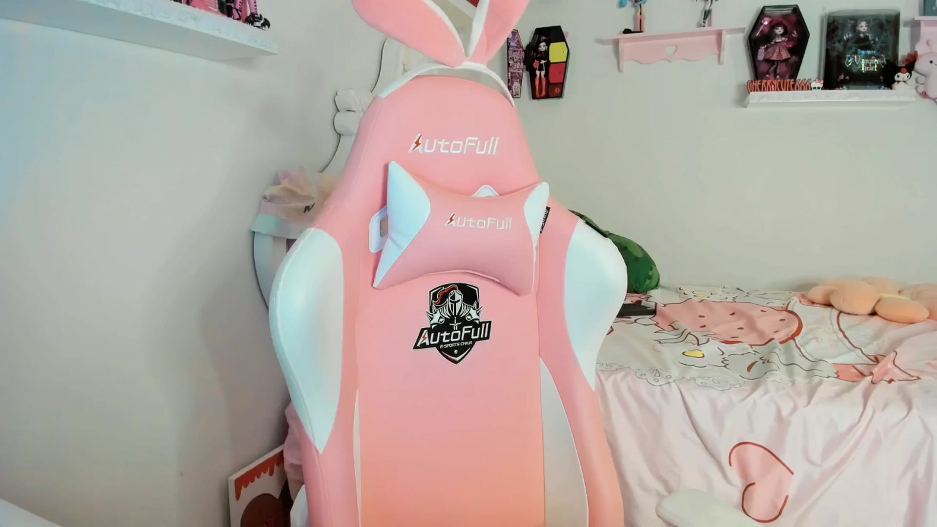 Gallery image thumbnail from Cherrycute666's myfreecams stream on, 08/16/2025, 06:57 image 7 of 20