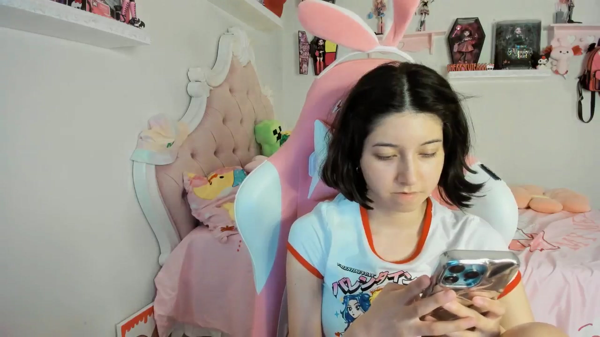 Gallery image thumbnail from Cherrycute666's myfreecams stream on, 08/16/2025, 06:57 image 18 of 20