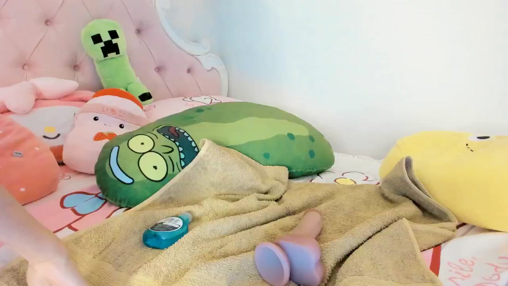 Gallery image thumbnail from Cherrycute666's myfreecams stream on, 08/17/2025, 01:47 image 10 of 20