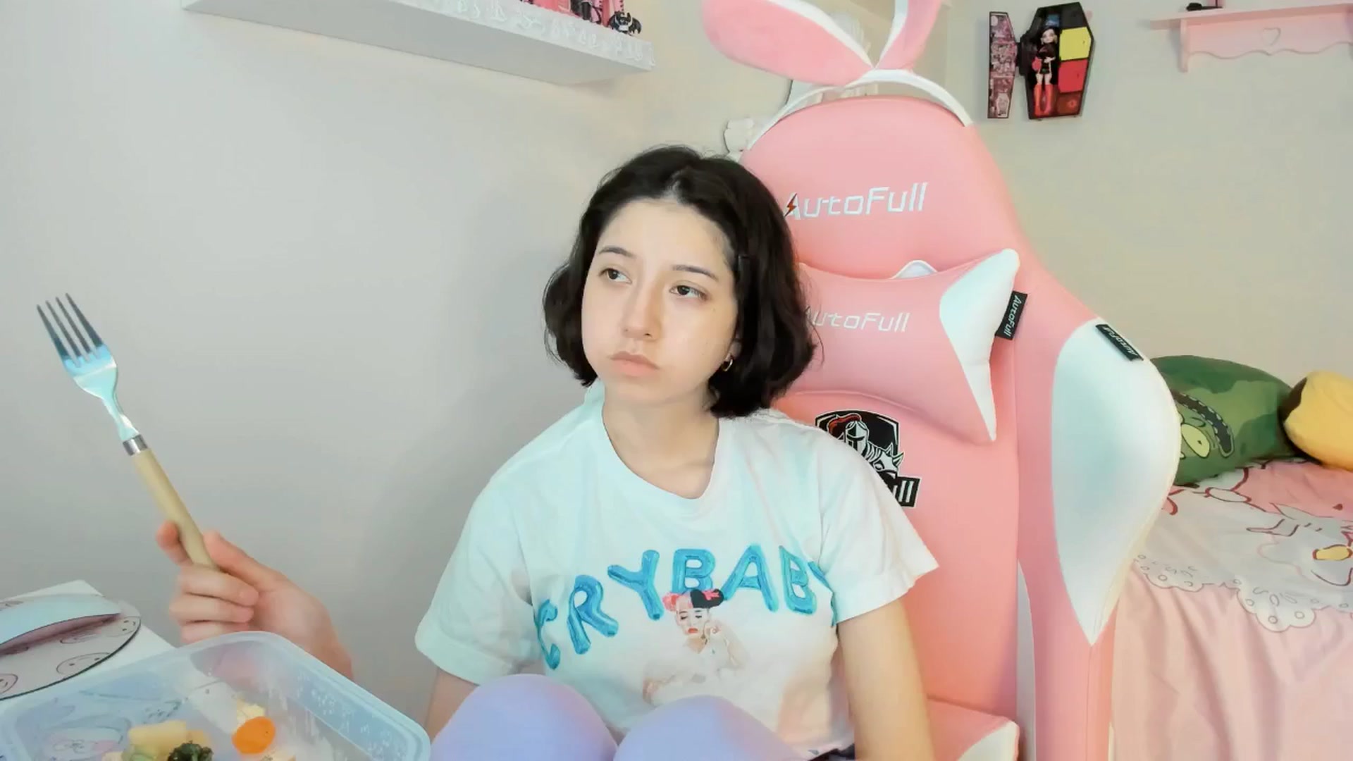 Gallery image thumbnail from Cherrycute666's myfreecams stream on, 08/17/2025, 01:47 image 5 of 20
