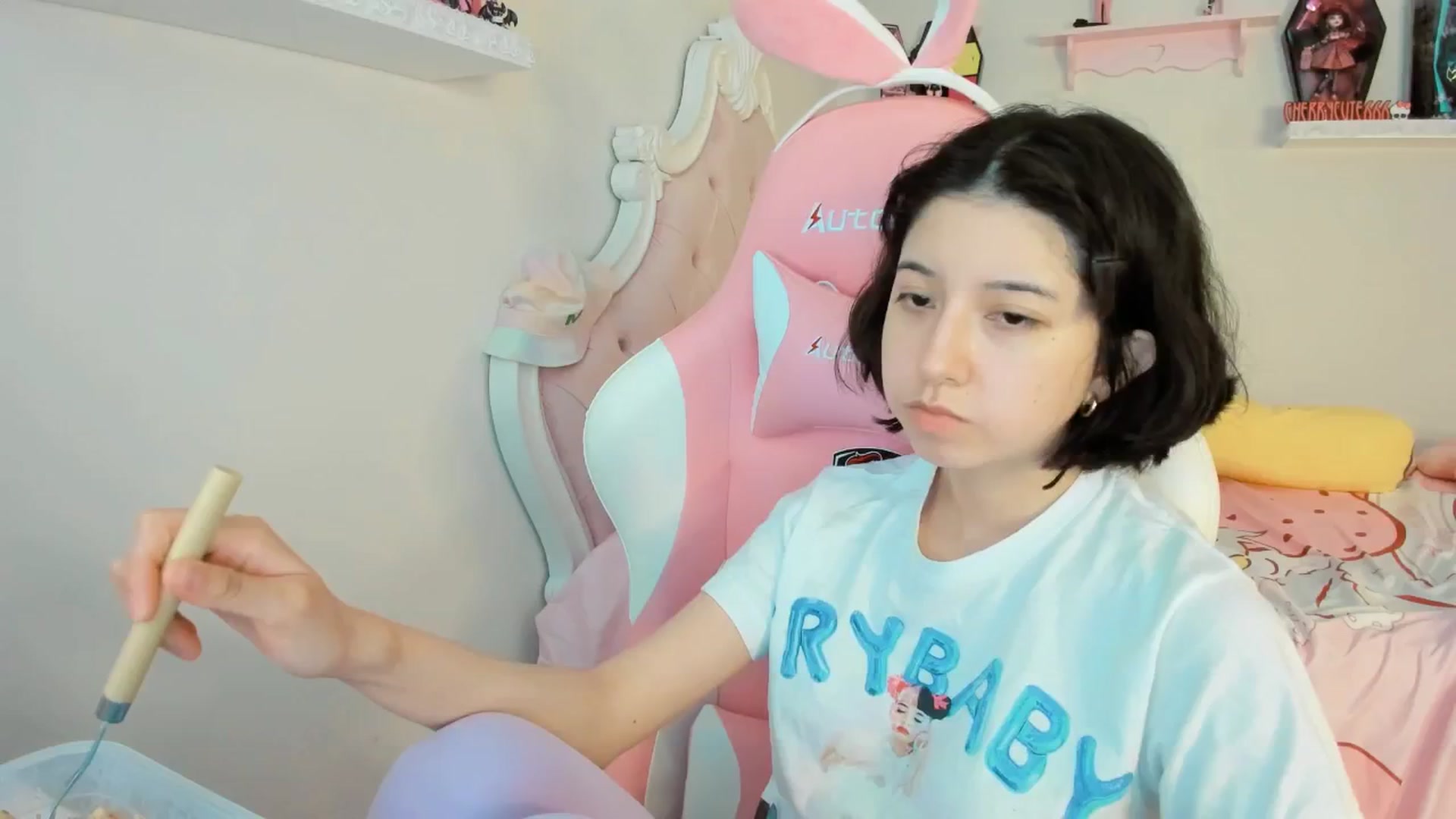 Gallery image thumbnail from Cherrycute666's myfreecams stream on, 08/17/2025, 01:47 image 2 of 20