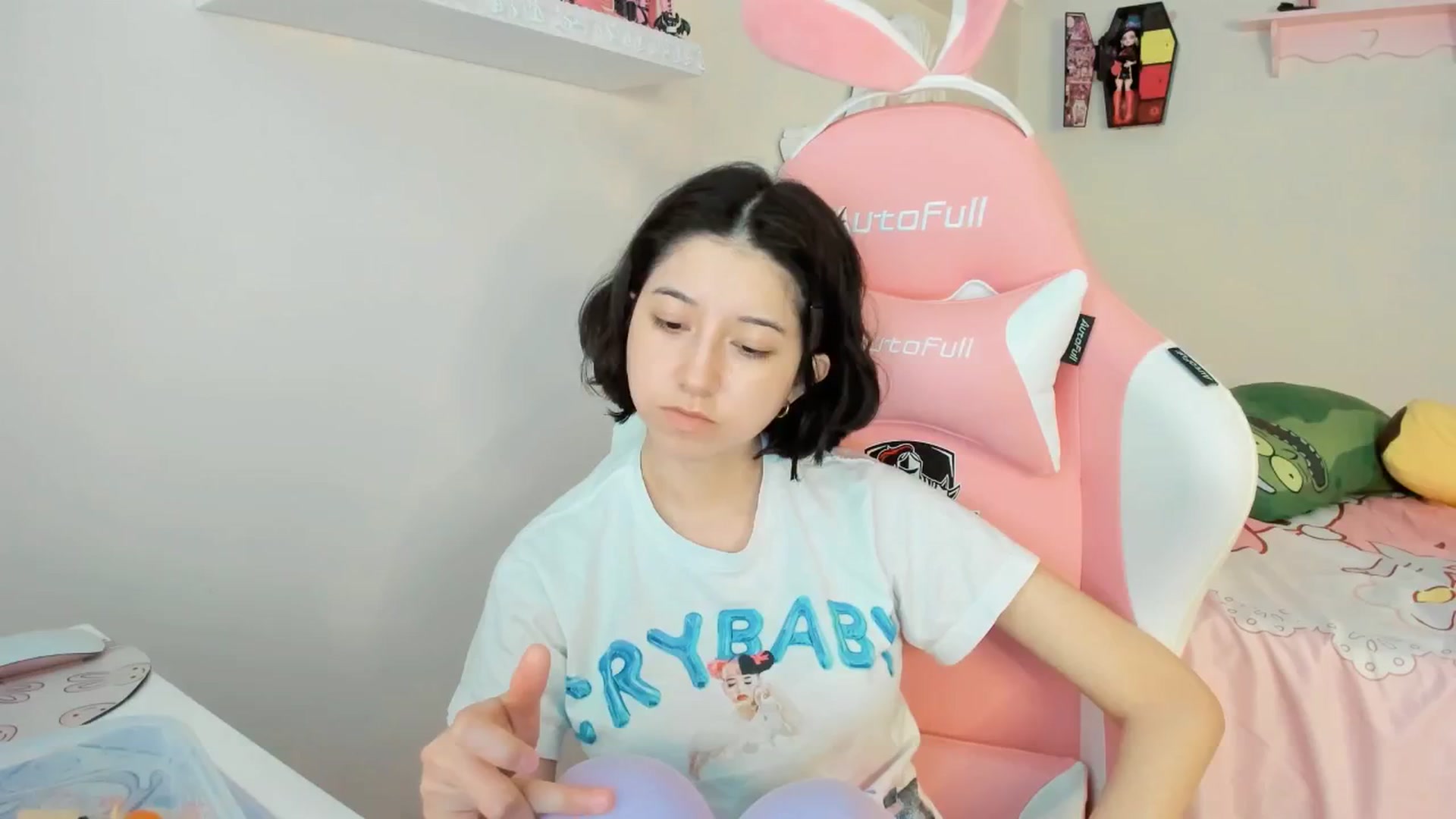 Gallery image thumbnail from Cherrycute666's myfreecams stream on, 08/17/2025, 01:47 image 6 of 20