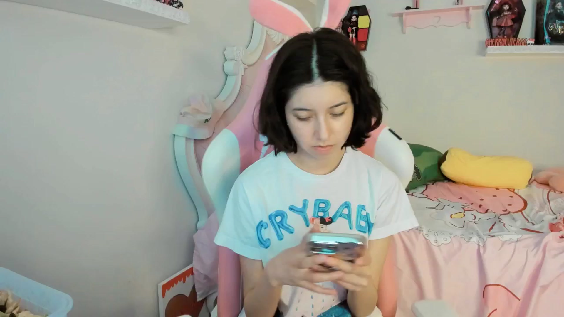 Gallery image thumbnail from Cherrycute666's myfreecams stream on, 08/17/2025, 01:47 image 1 of 20