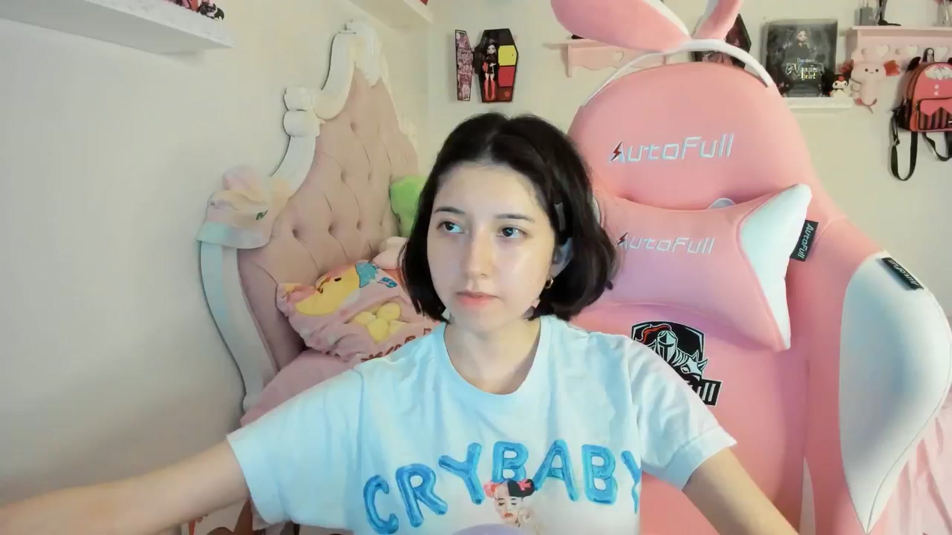 Gallery image thumbnail from Cherrycute666's myfreecams stream on, 08/17/2025, 04:36 image 5 of 20