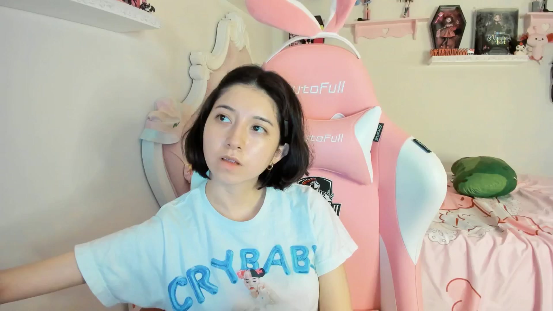 Gallery image thumbnail from Cherrycute666's myfreecams stream on, 08/17/2025, 04:36 image 4 of 20
