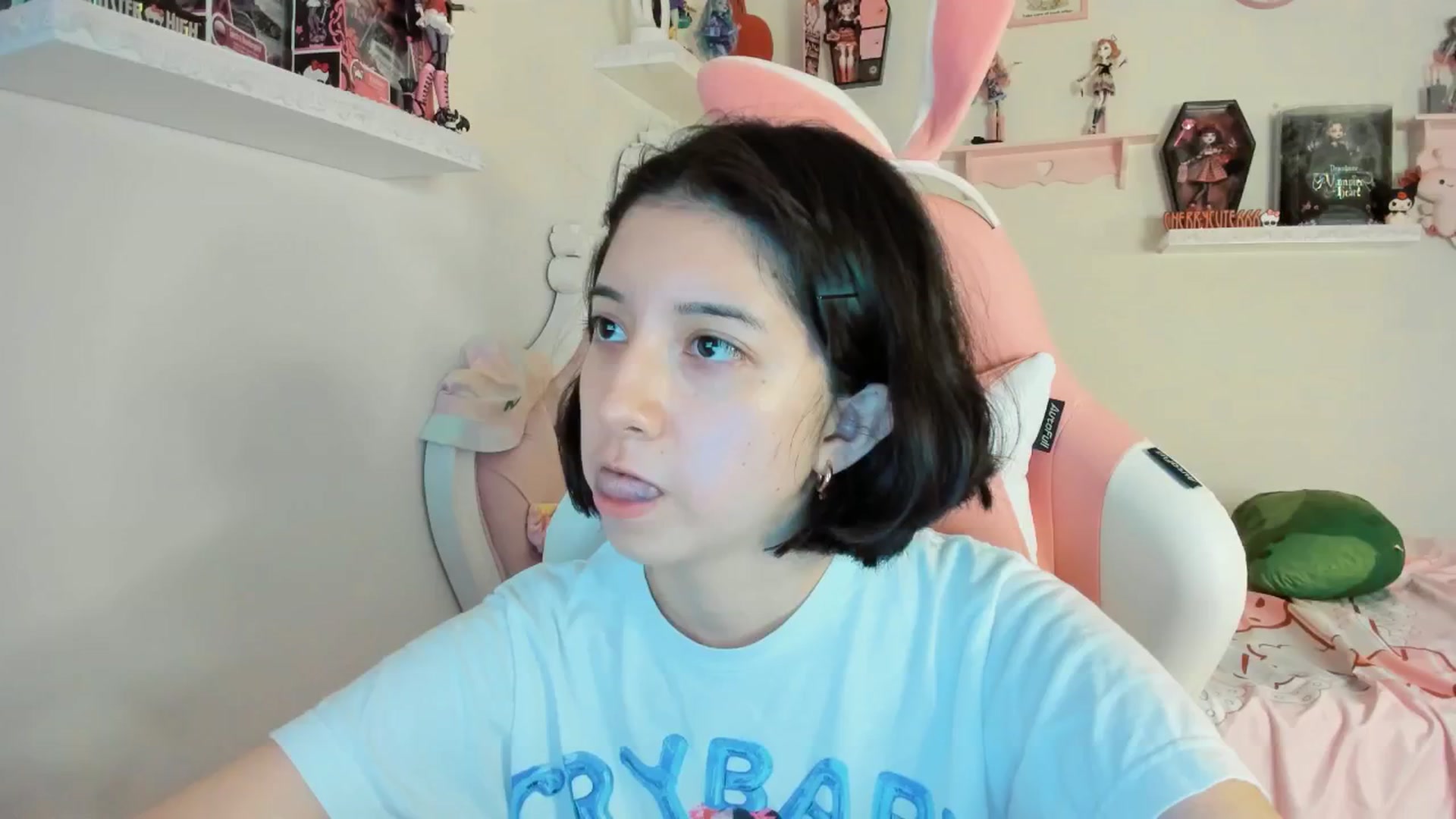 Gallery image thumbnail from Cherrycute666's myfreecams stream on, 08/17/2025, 04:36 image 2 of 20