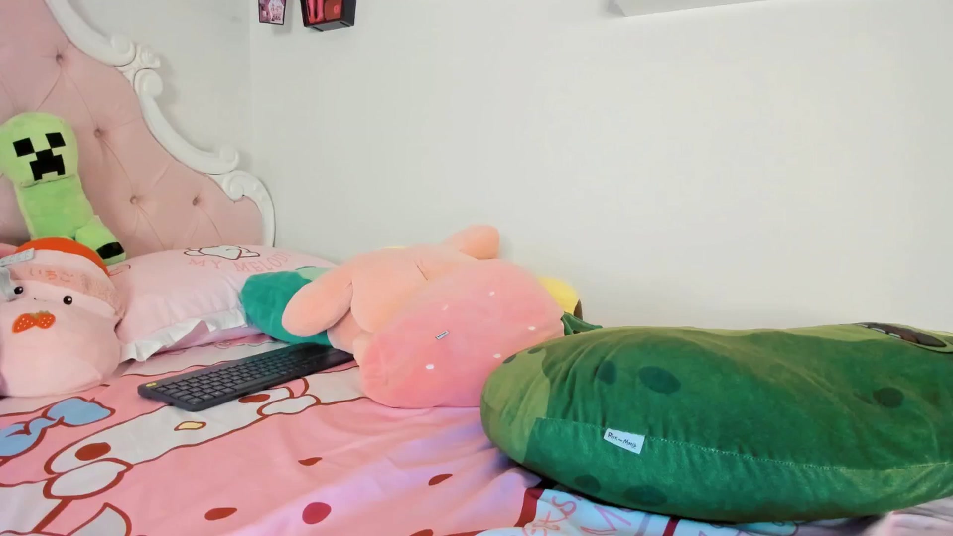 Gallery image thumbnail from Cherrycute666's myfreecams stream on, 08/17/2025, 04:36 image 8 of 20