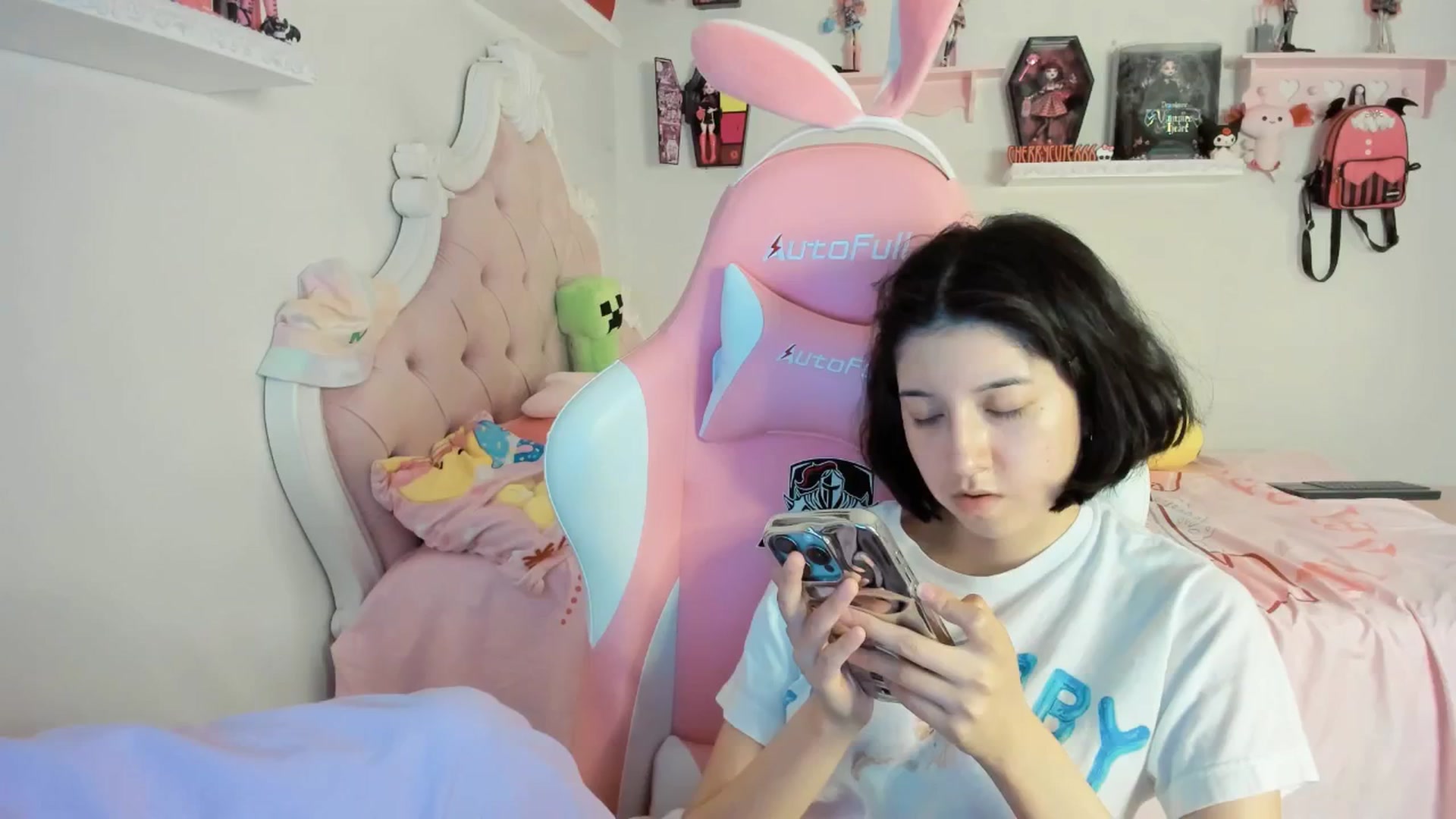 Gallery image thumbnail from Cherrycute666's myfreecams stream on, 08/17/2025, 05:29 image 3 of 20