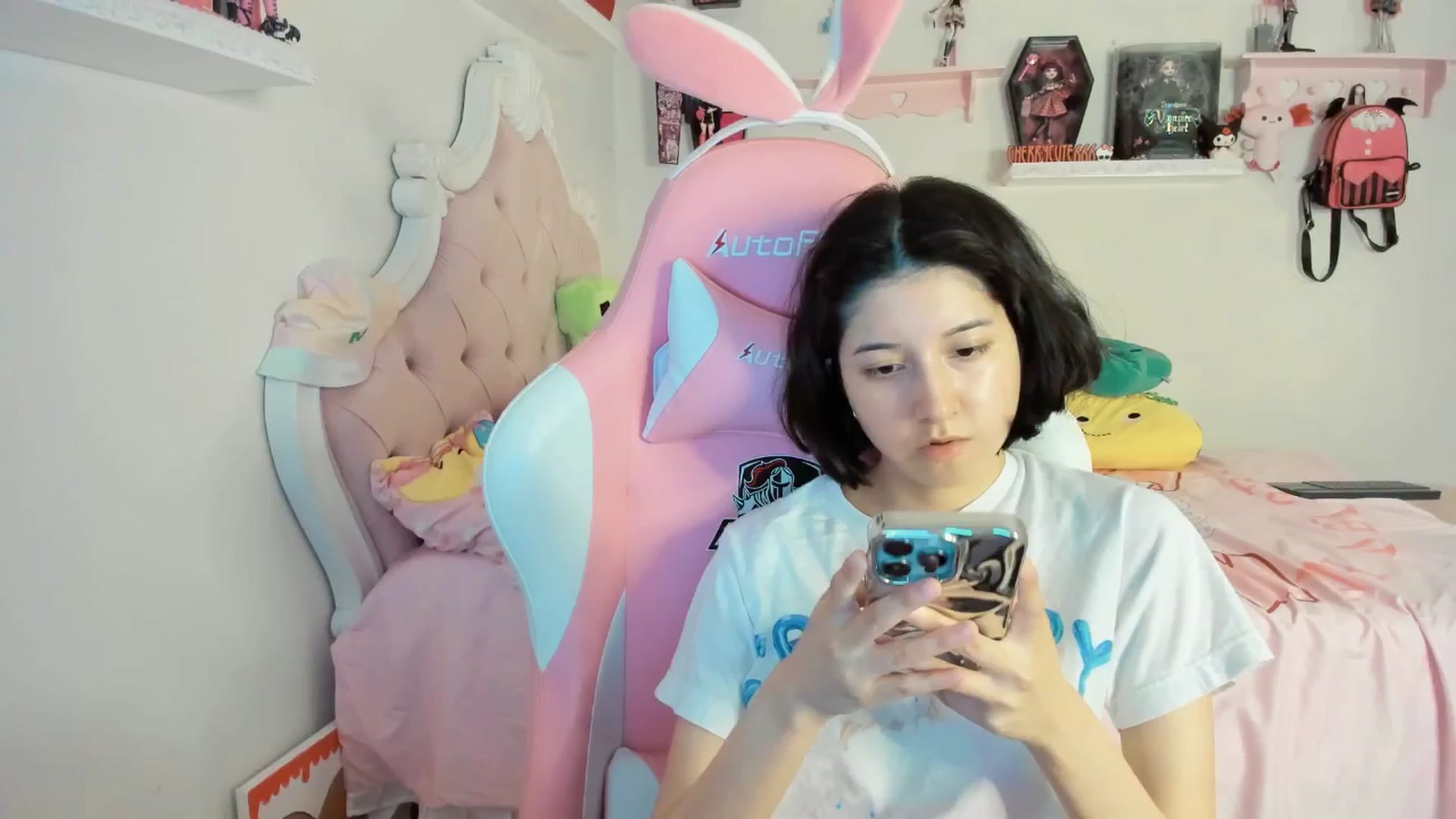 Gallery image thumbnail from Cherrycute666's myfreecams stream on, 08/17/2025, 05:29 image 1 of 20
