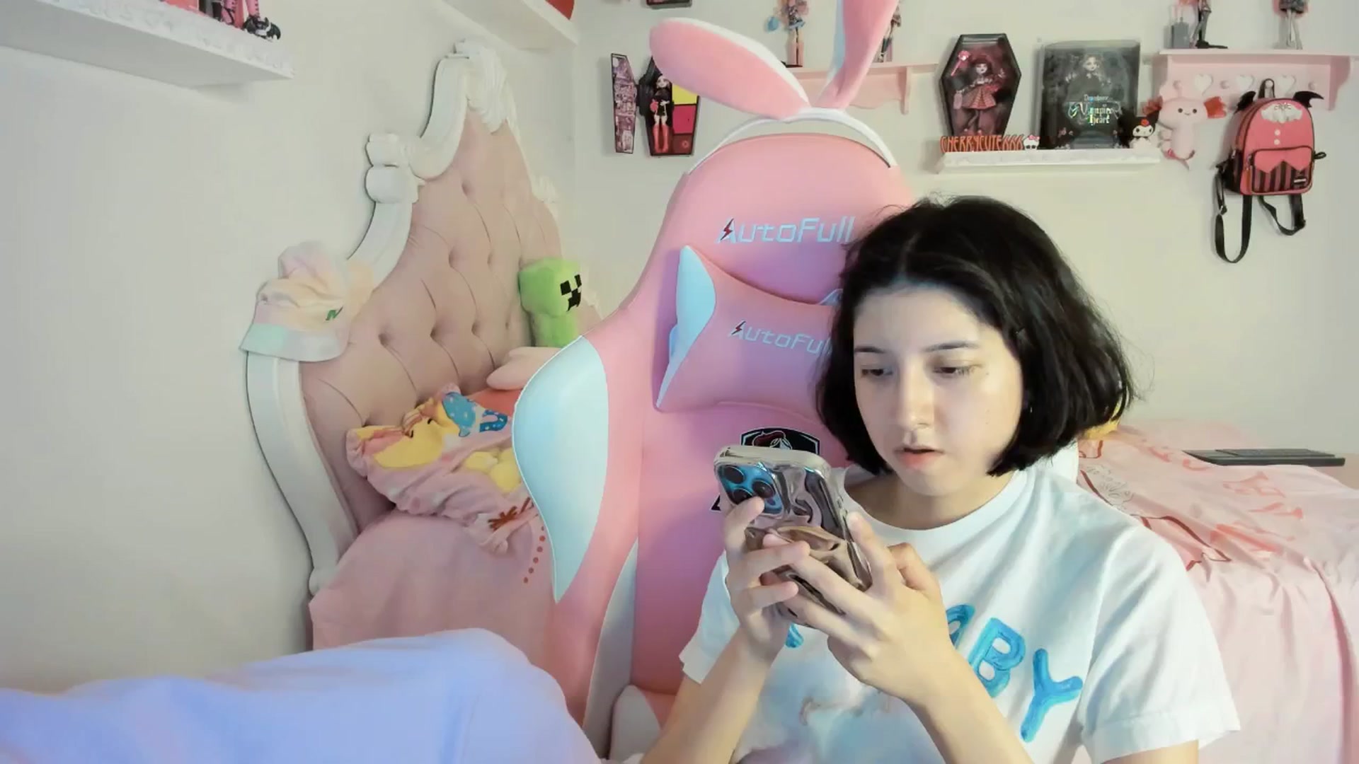 Gallery image thumbnail from Cherrycute666's myfreecams stream on, 08/17/2025, 05:29 image 2 of 20