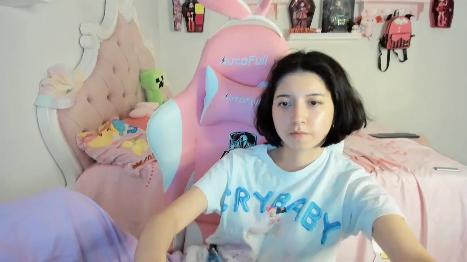 Gallery image thumbnail from Cherrycute666's myfreecams stream on, 08/17/2025, 05:29 image 4 of 20