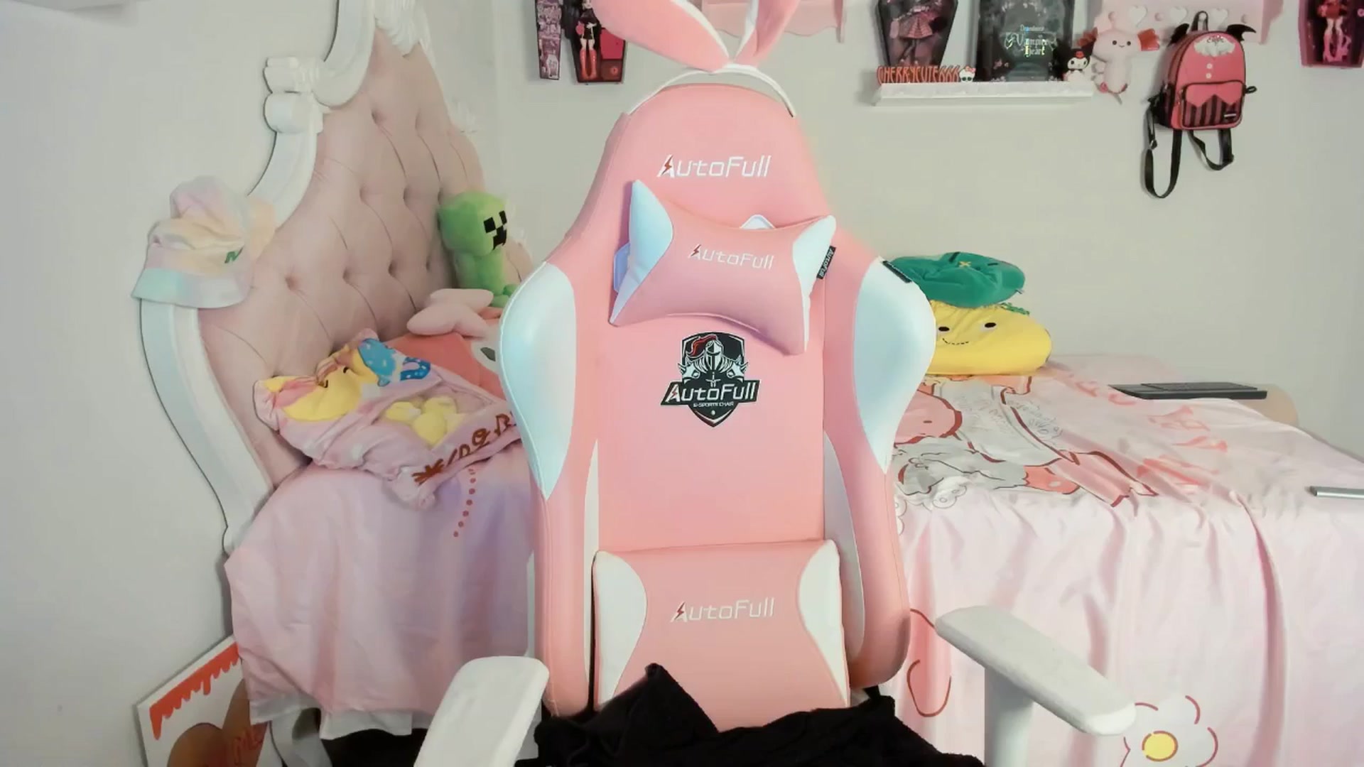 Gallery image thumbnail from Cherrycute666's myfreecams stream on, 08/17/2025, 05:29 image 7 of 20