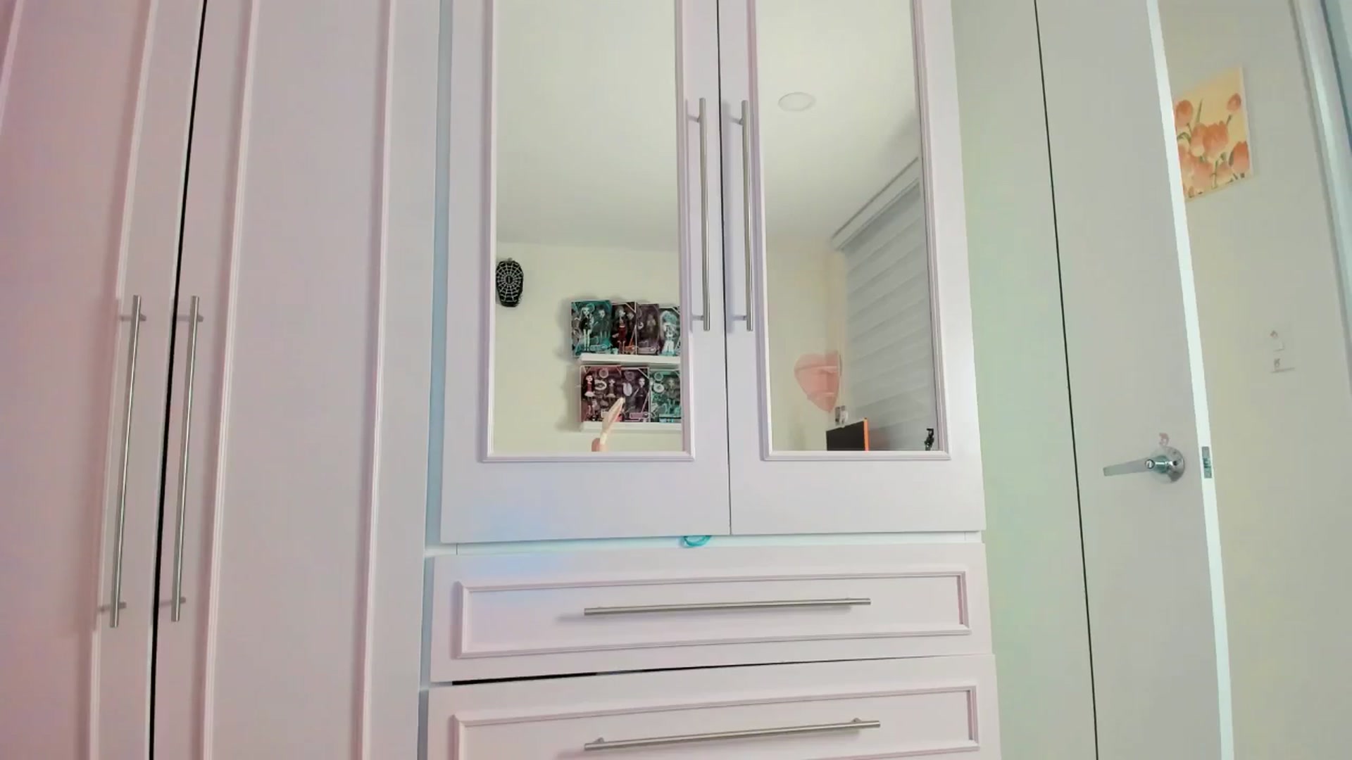 Gallery image thumbnail from Cherrycute666's myfreecams stream on, 08/17/2025, 08:10 image 18 of 20