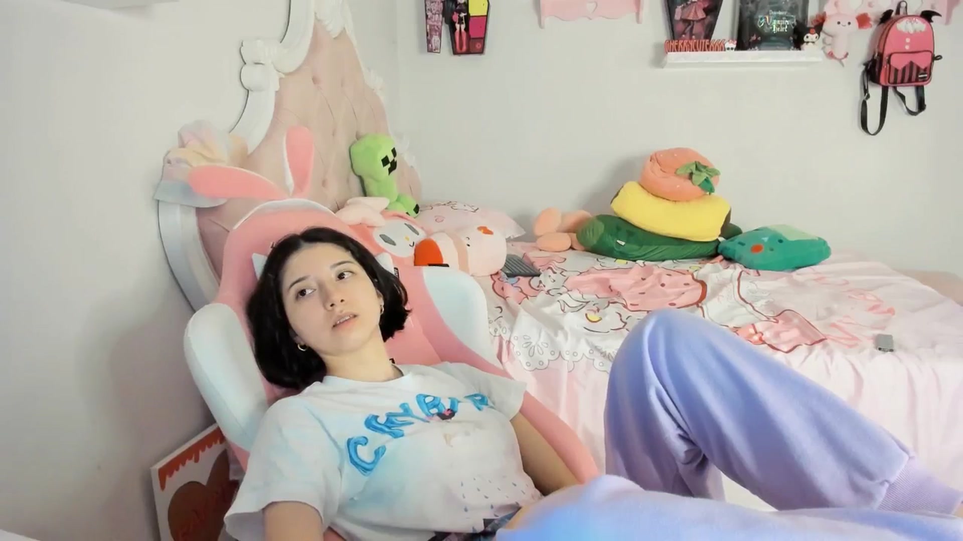 Gallery image thumbnail from Cherrycute666's myfreecams stream on, 08/17/2025, 08:10 image 11 of 20