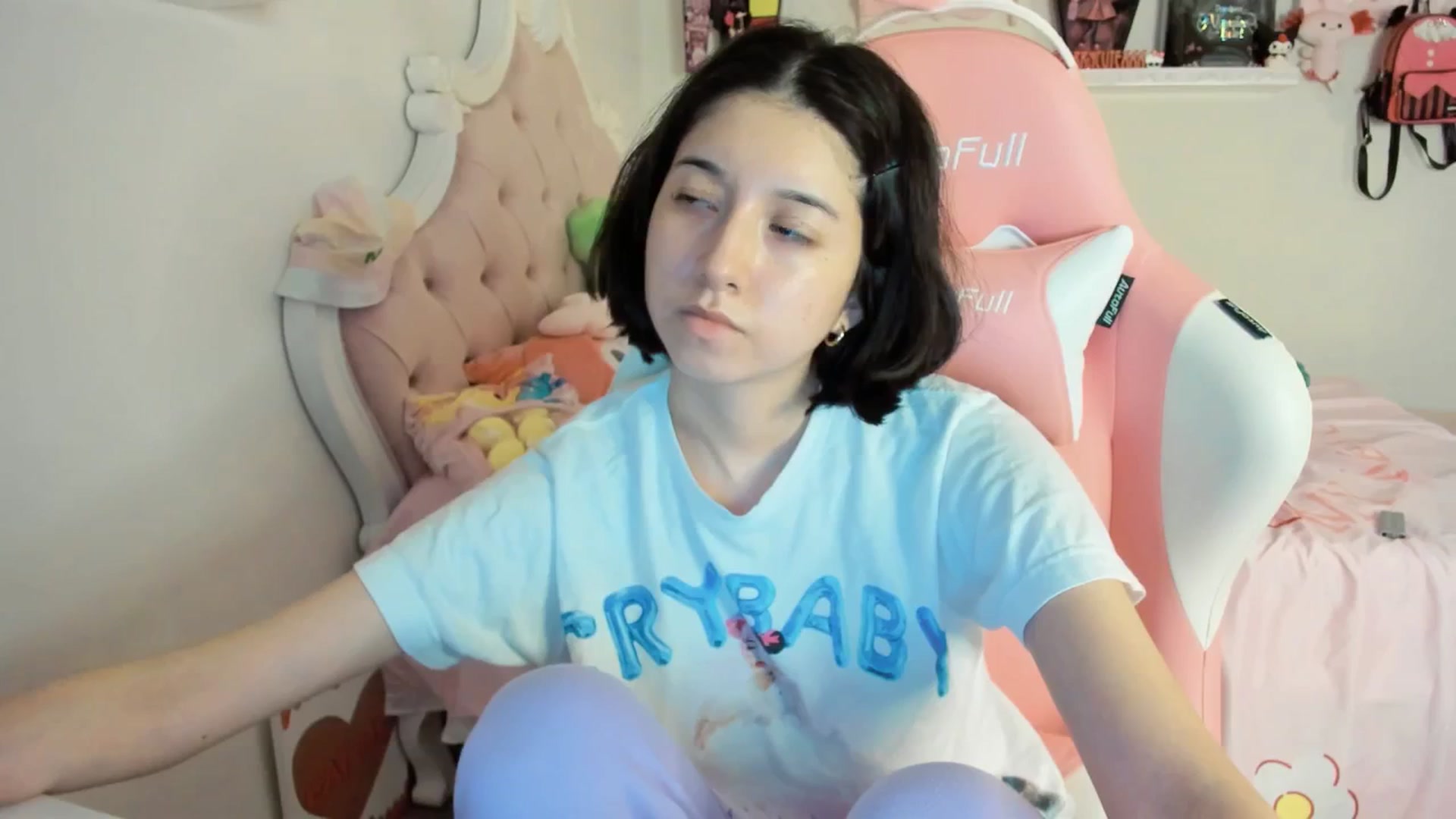 Gallery image thumbnail from Cherrycute666's myfreecams stream on, 08/17/2025, 08:10 image 9 of 20