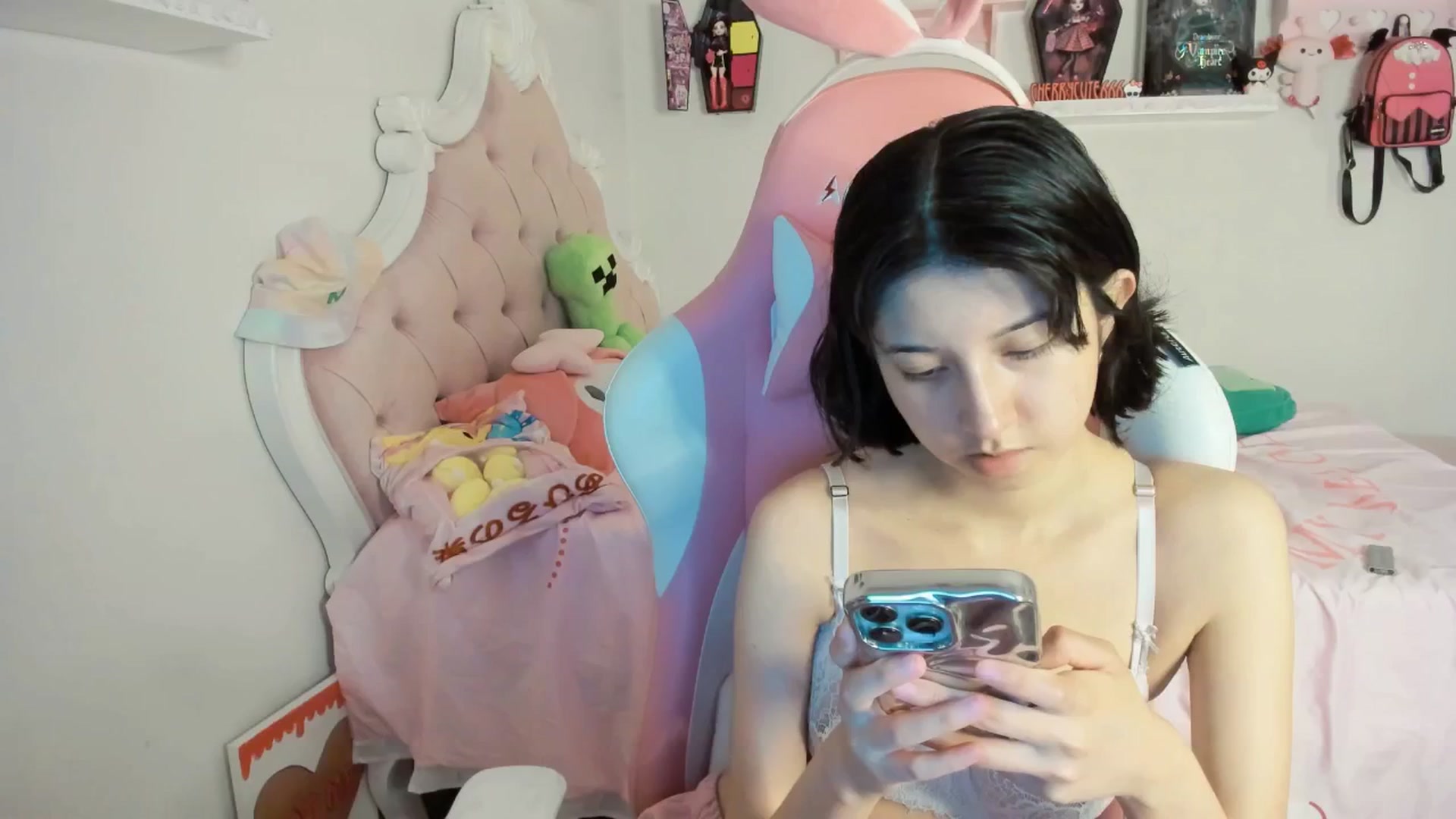 Gallery image thumbnail from Cherrycute666's myfreecams stream on, 08/17/2025, 08:10 image 20 of 20