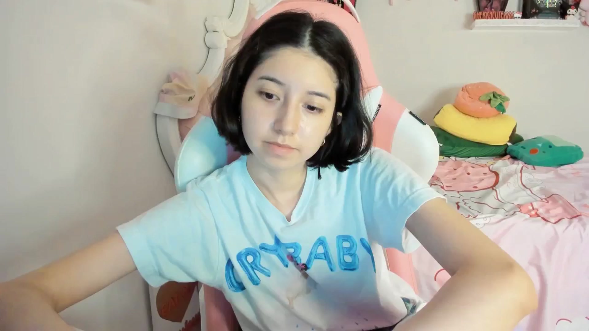 Gallery image thumbnail from Cherrycute666's myfreecams stream on, 08/17/2025, 08:10 image 6 of 20