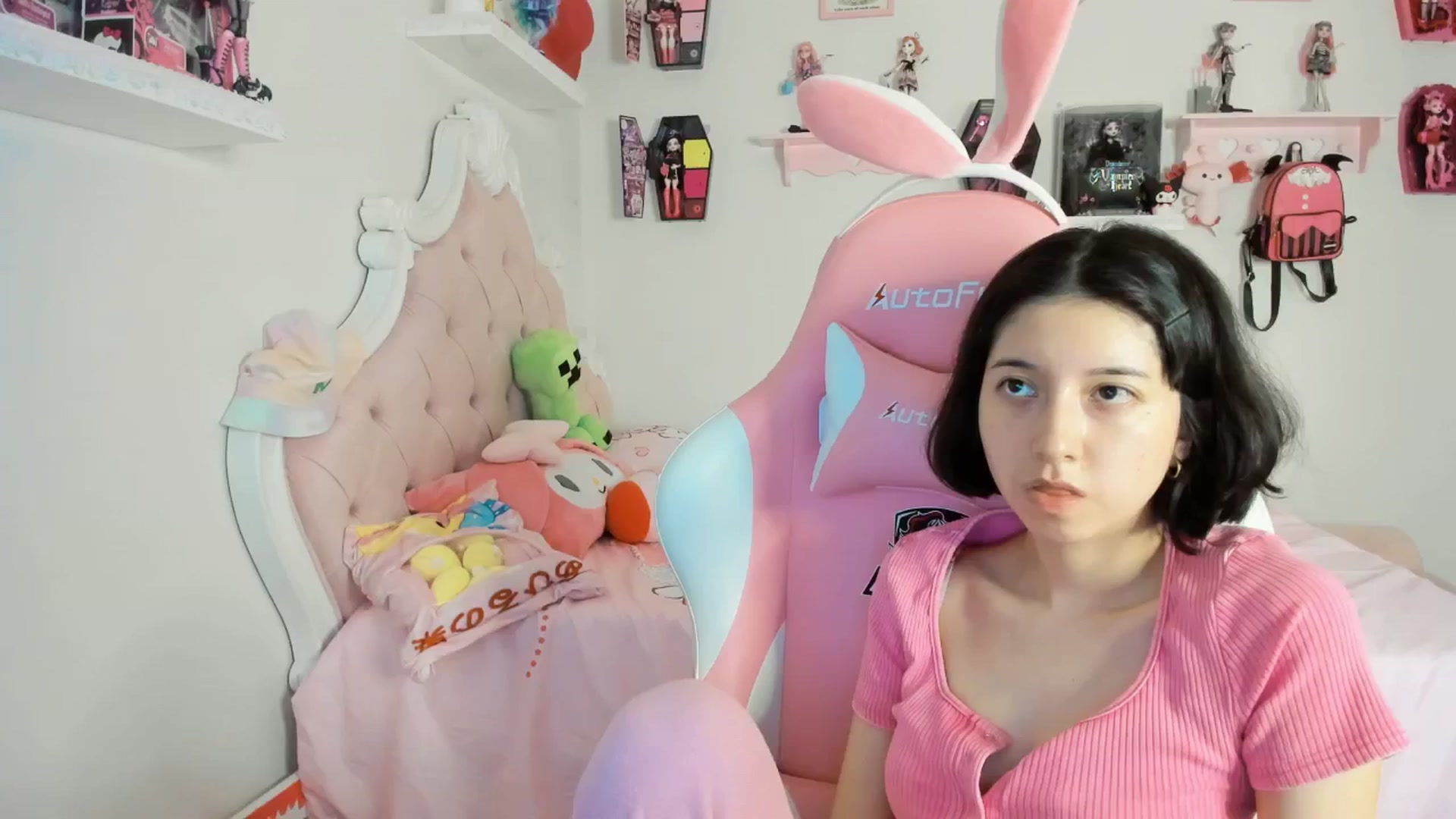 Gallery image thumbnail from Cherrycute666's myfreecams stream on, 08/18/2025, 01:37 image 19 of 20
