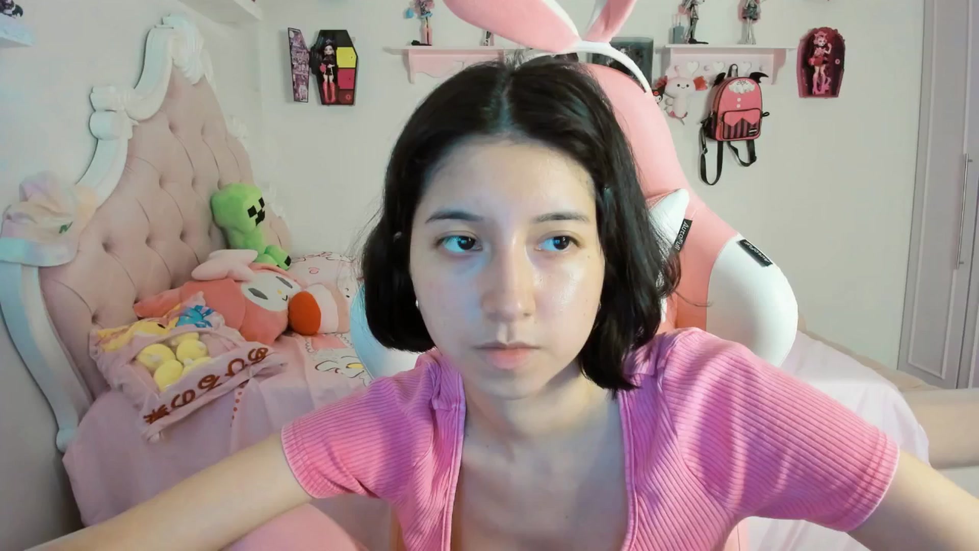 Gallery image thumbnail from Cherrycute666's myfreecams stream on, 08/18/2025, 05:06 image 11 of 20