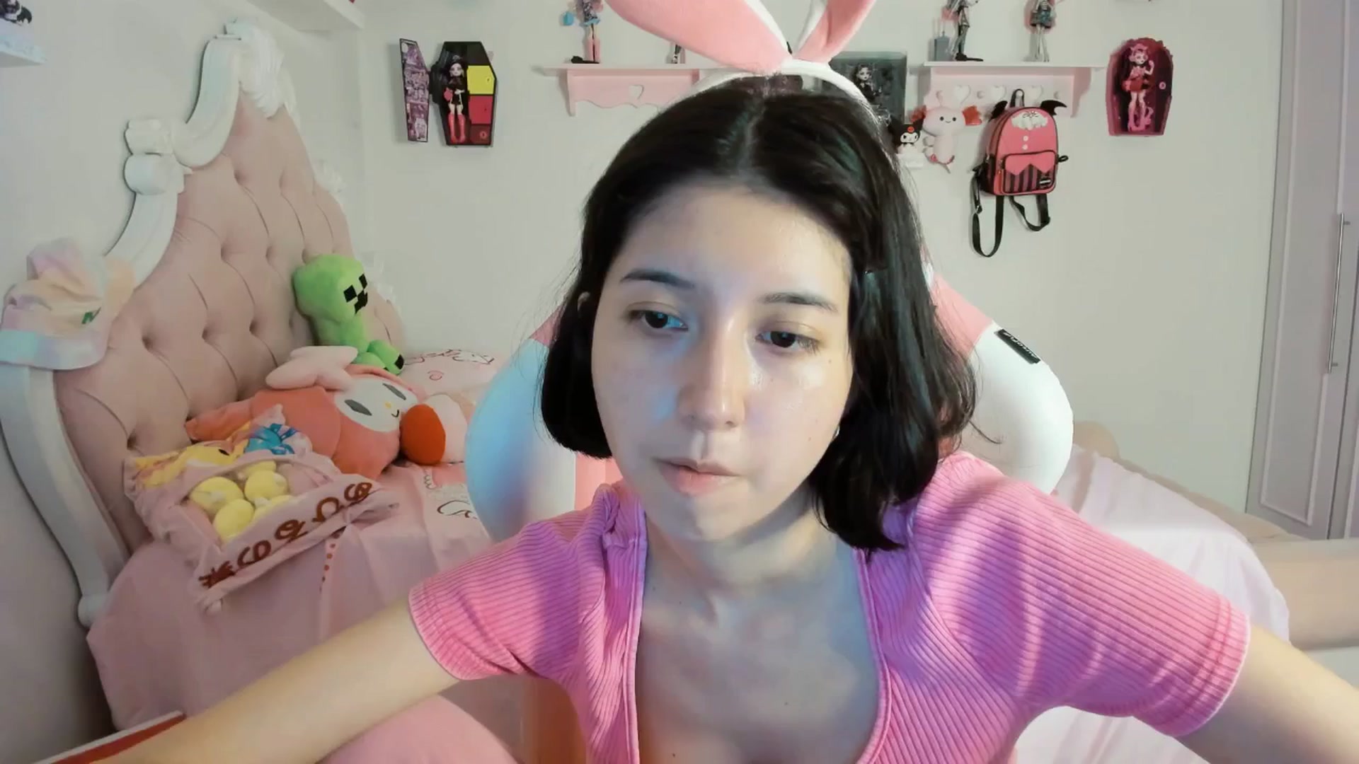 Gallery image thumbnail from Cherrycute666's myfreecams stream on, 08/18/2025, 05:06 image 10 of 20