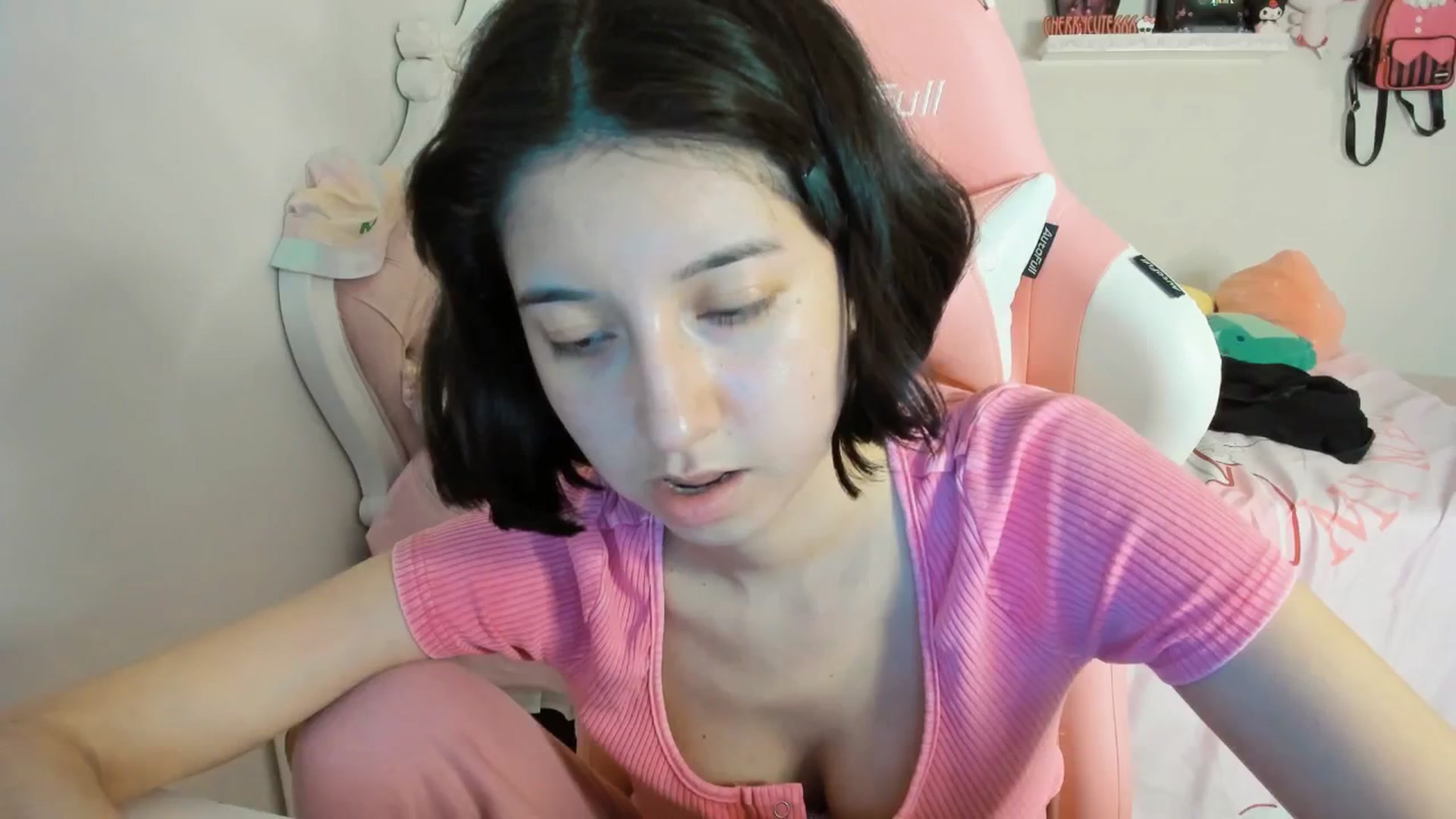 Gallery image thumbnail from Cherrycute666's myfreecams stream on, 08/18/2025, 05:06 image 15 of 20