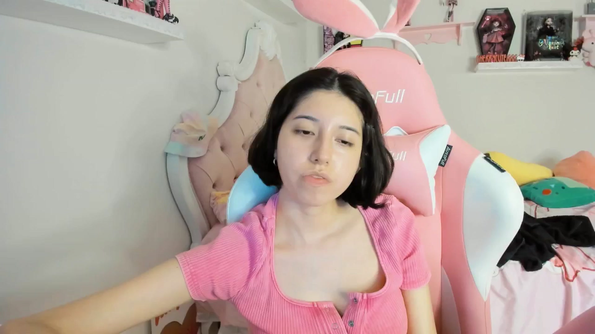 Gallery image thumbnail from Cherrycute666's myfreecams stream on, 08/18/2025, 05:06 image 2 of 20