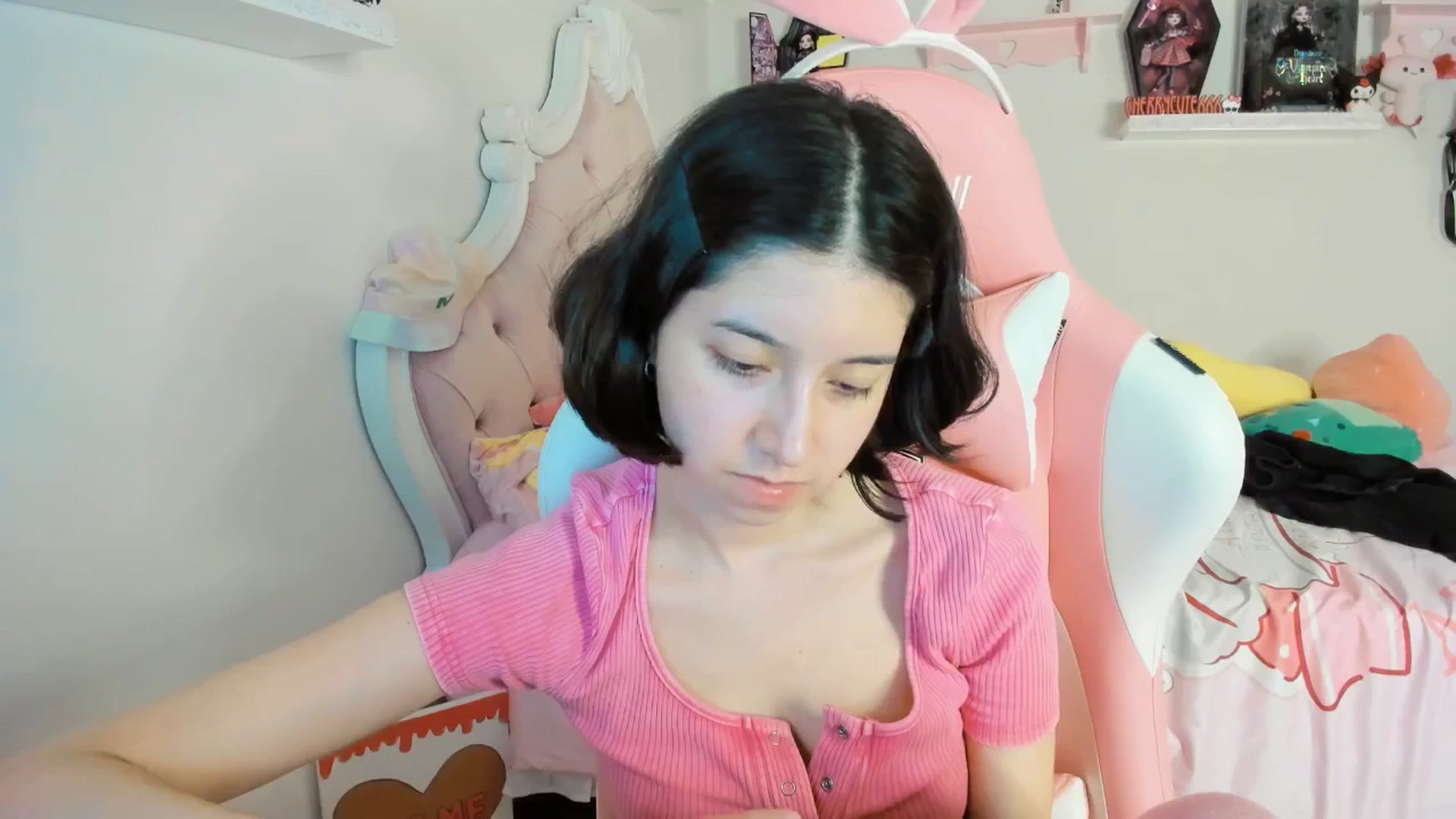 Gallery image thumbnail from Cherrycute666's myfreecams stream on, 08/18/2025, 05:06 image 18 of 20