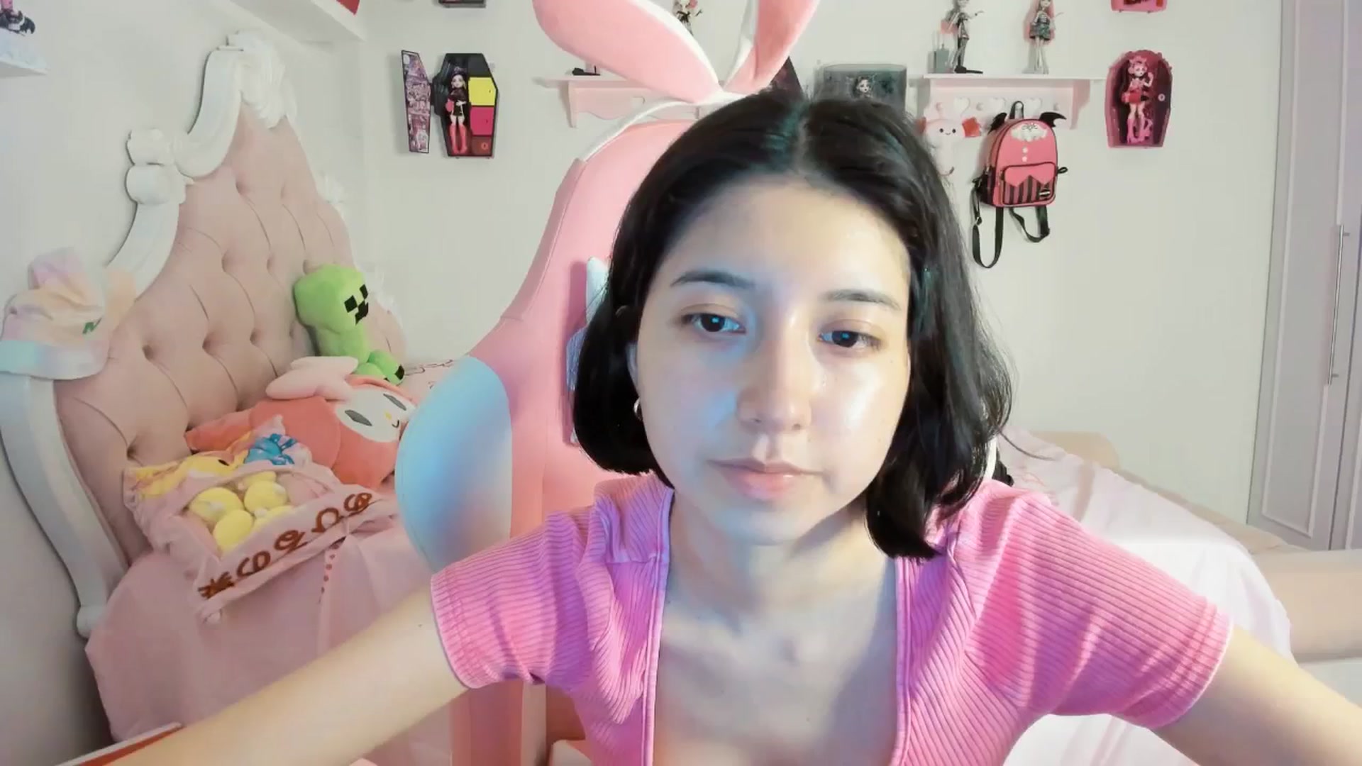 Gallery image thumbnail from Cherrycute666's myfreecams stream on, 08/18/2025, 05:06 image 12 of 20
