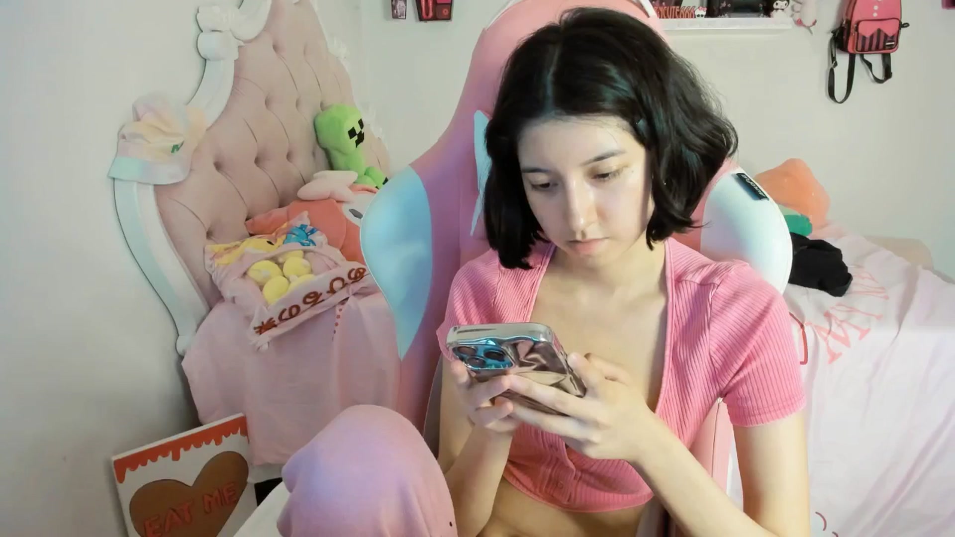 Gallery image thumbnail from Cherrycute666's myfreecams stream on, 08/18/2025, 05:06 image 16 of 20