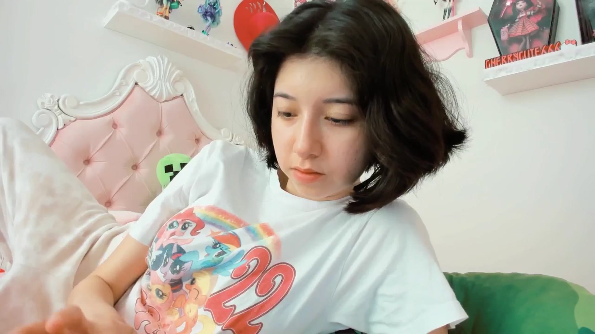 Gallery image thumbnail from Cherrycute666's myfreecams stream on, 08/19/2025, 18:21 image 7 of 20