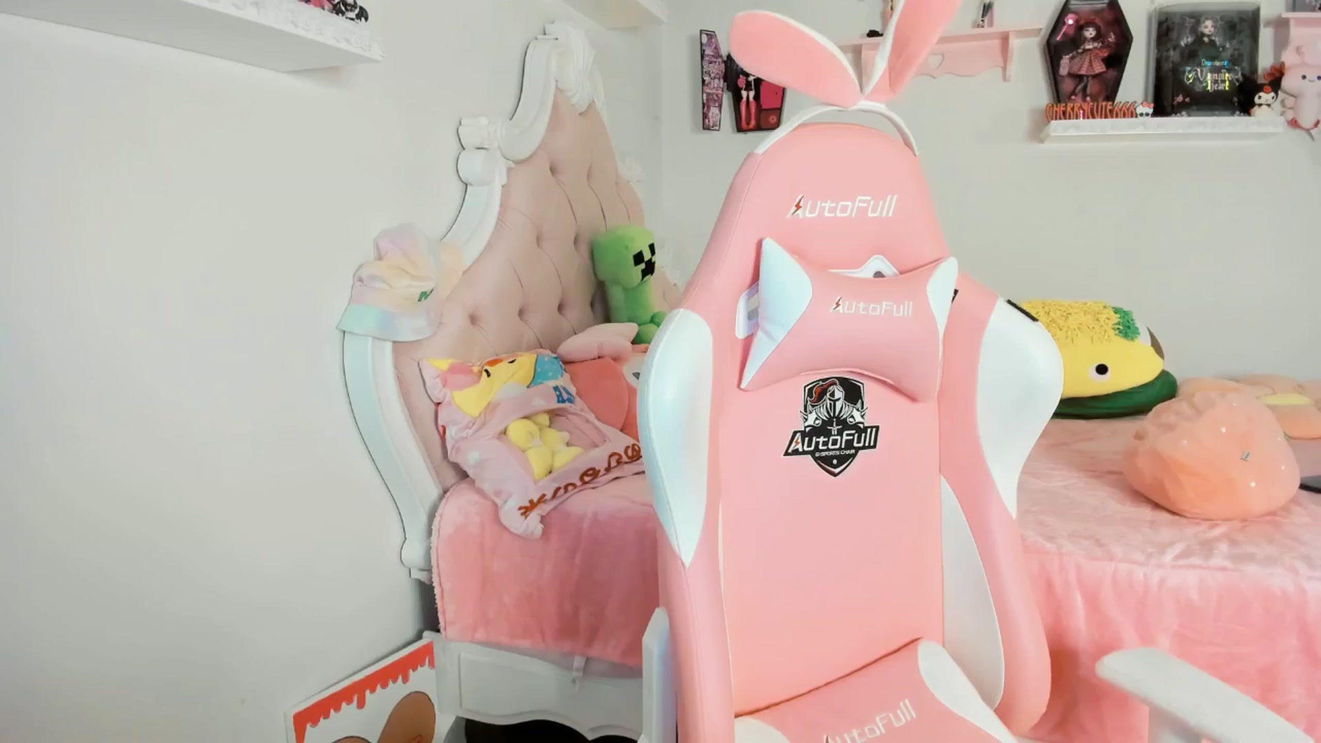Gallery image thumbnail from Cherrycute666's myfreecams stream on, 08/20/2025, 06:55 image 19 of 20