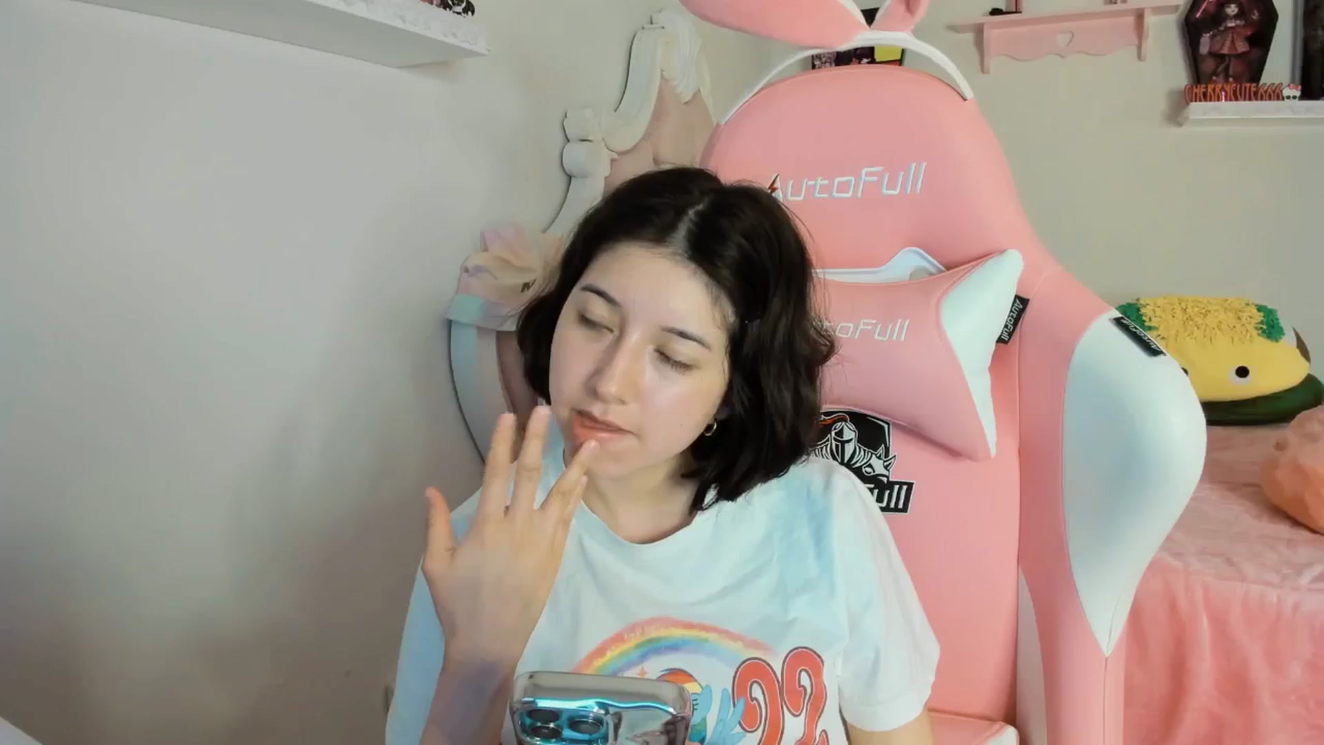 Gallery image thumbnail from Cherrycute666's myfreecams stream on, 08/20/2025, 06:55 image 16 of 20